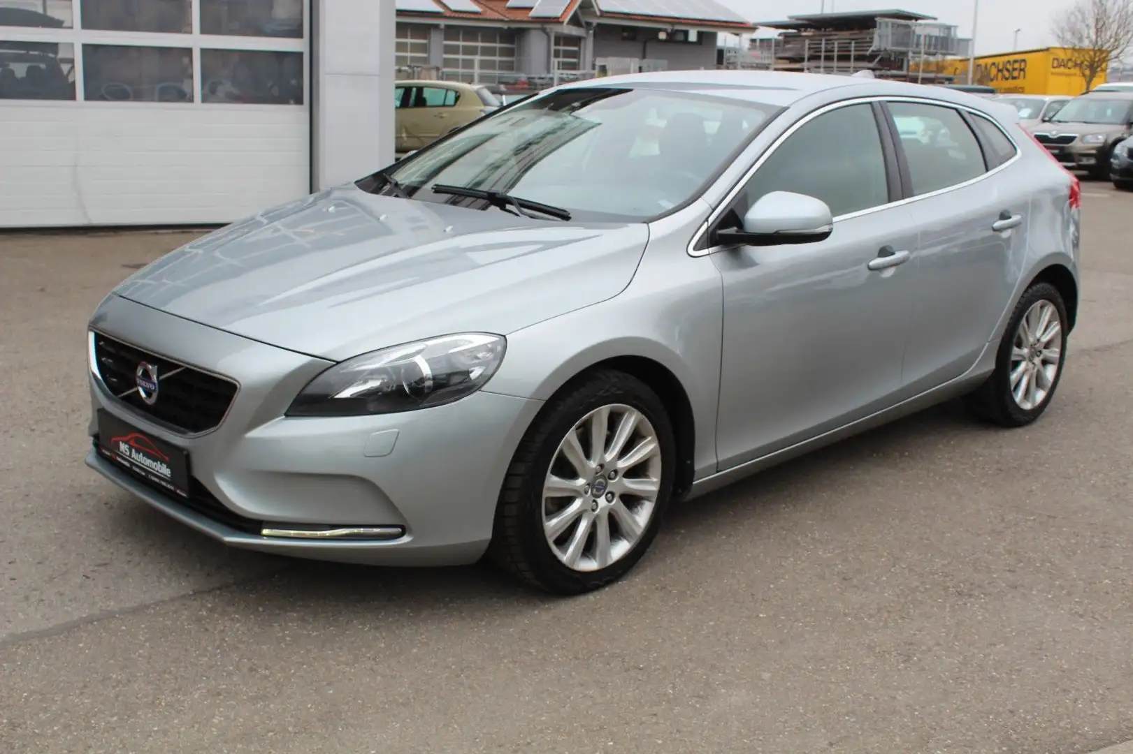 Volvo V40 D3 Geartronic Summum Navi_Kamera_Xenon_Leder Silber - 1