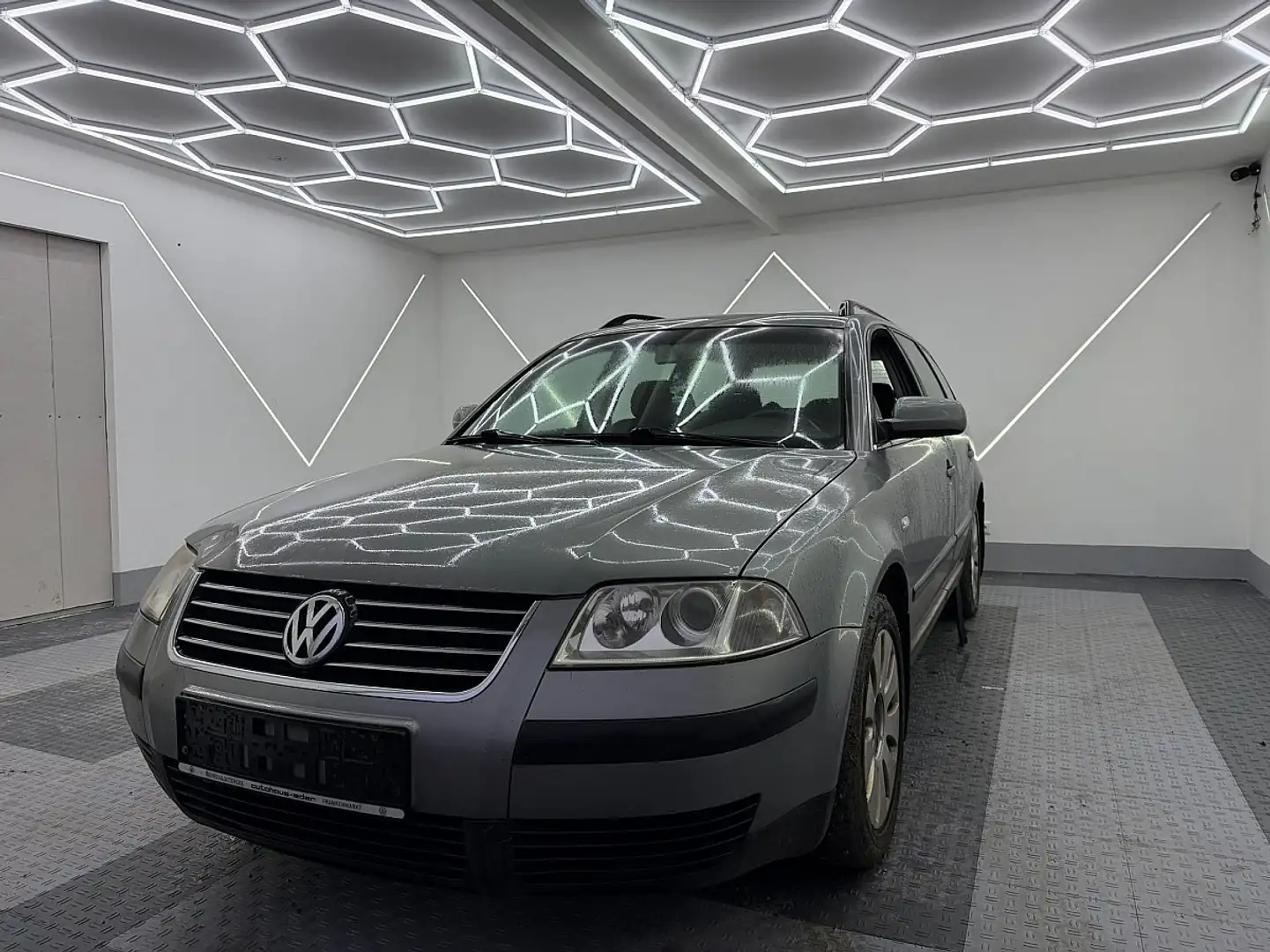 Volkswagen Passat Variant Comfortline 1,9 TDI PD Grau - 1