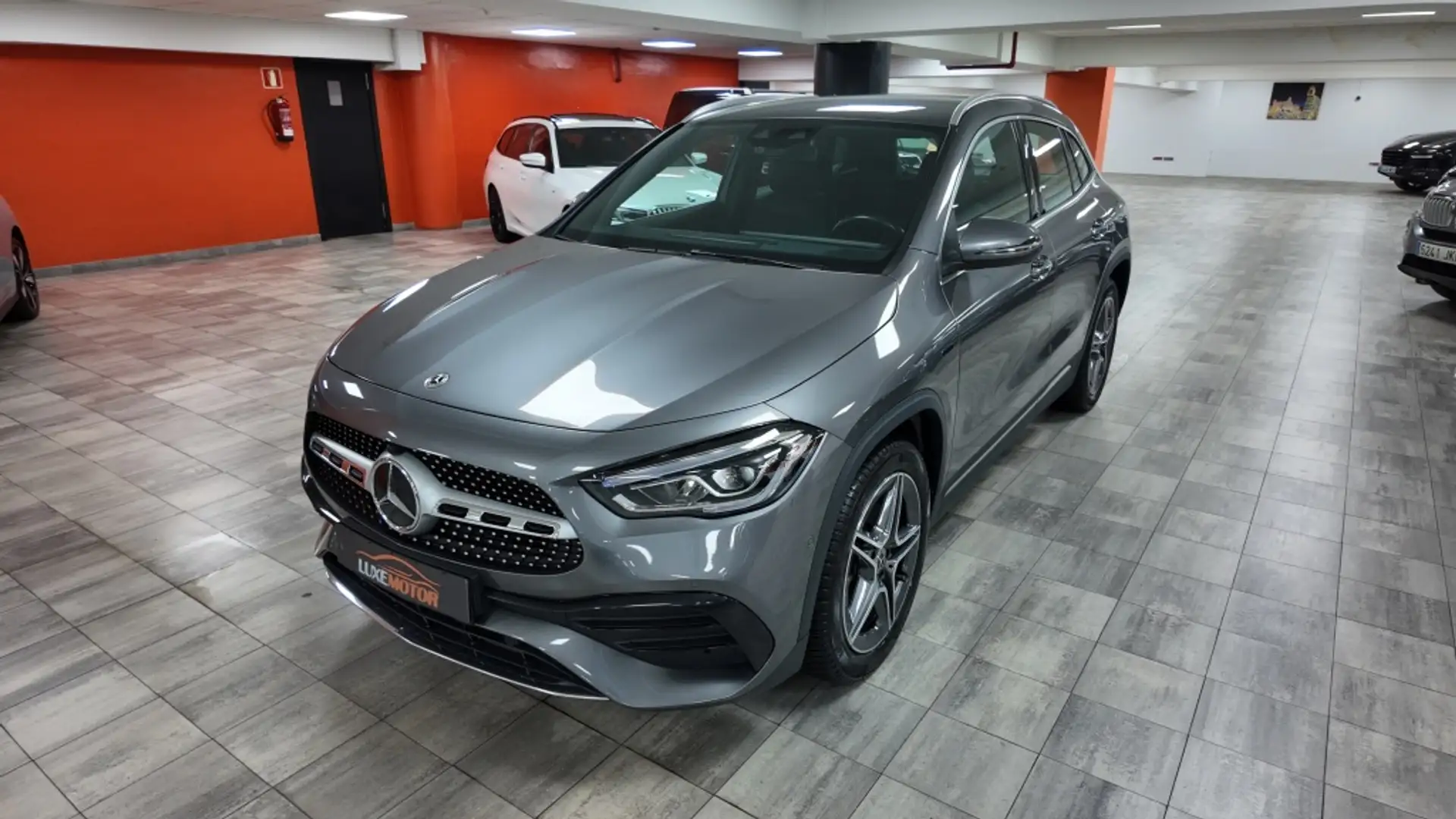 Mercedes-Benz GLA 250 250e Gris - 1