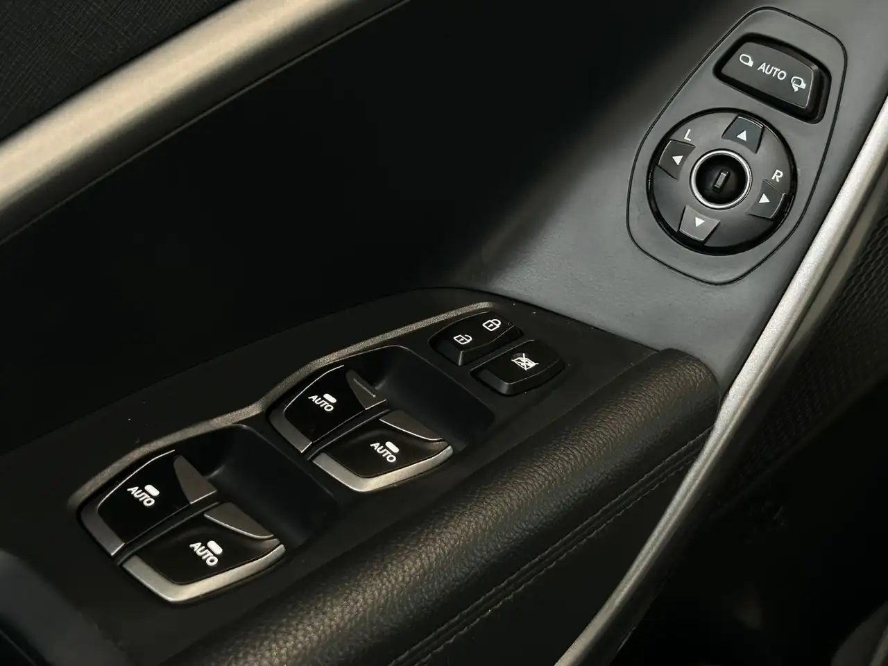 Hyundai Santa Fe 2.2 CRDi Premium 4WD | 197 ch | BVA | Cuir | Sièges électriques chauffants | Attelage | Feux LED