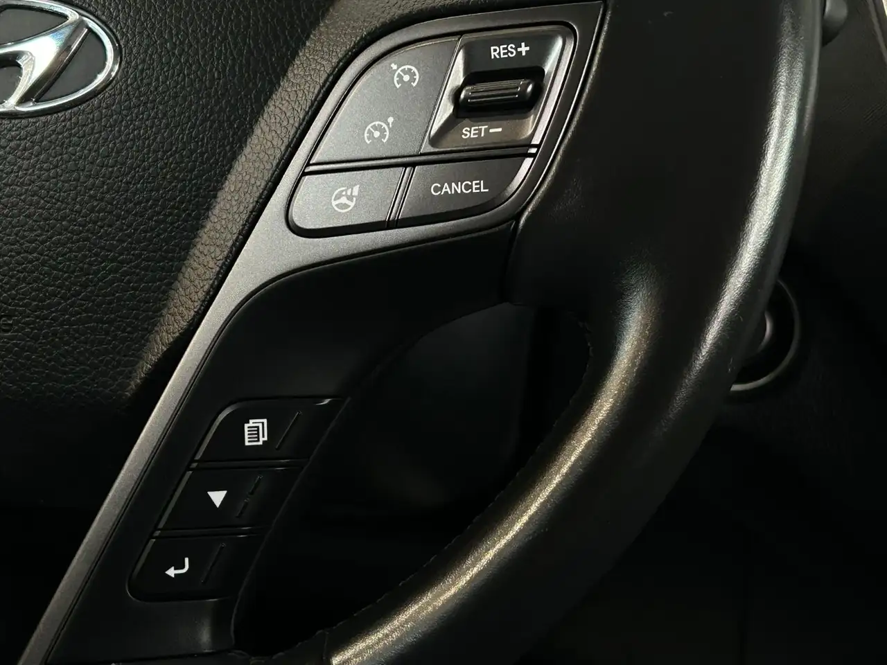 Hyundai Santa Fe 2.2 CRDi Premium 4WD | 197 ch | BVA | Cuir | Sièges électriques chauffants | Attelage | Feux LED
