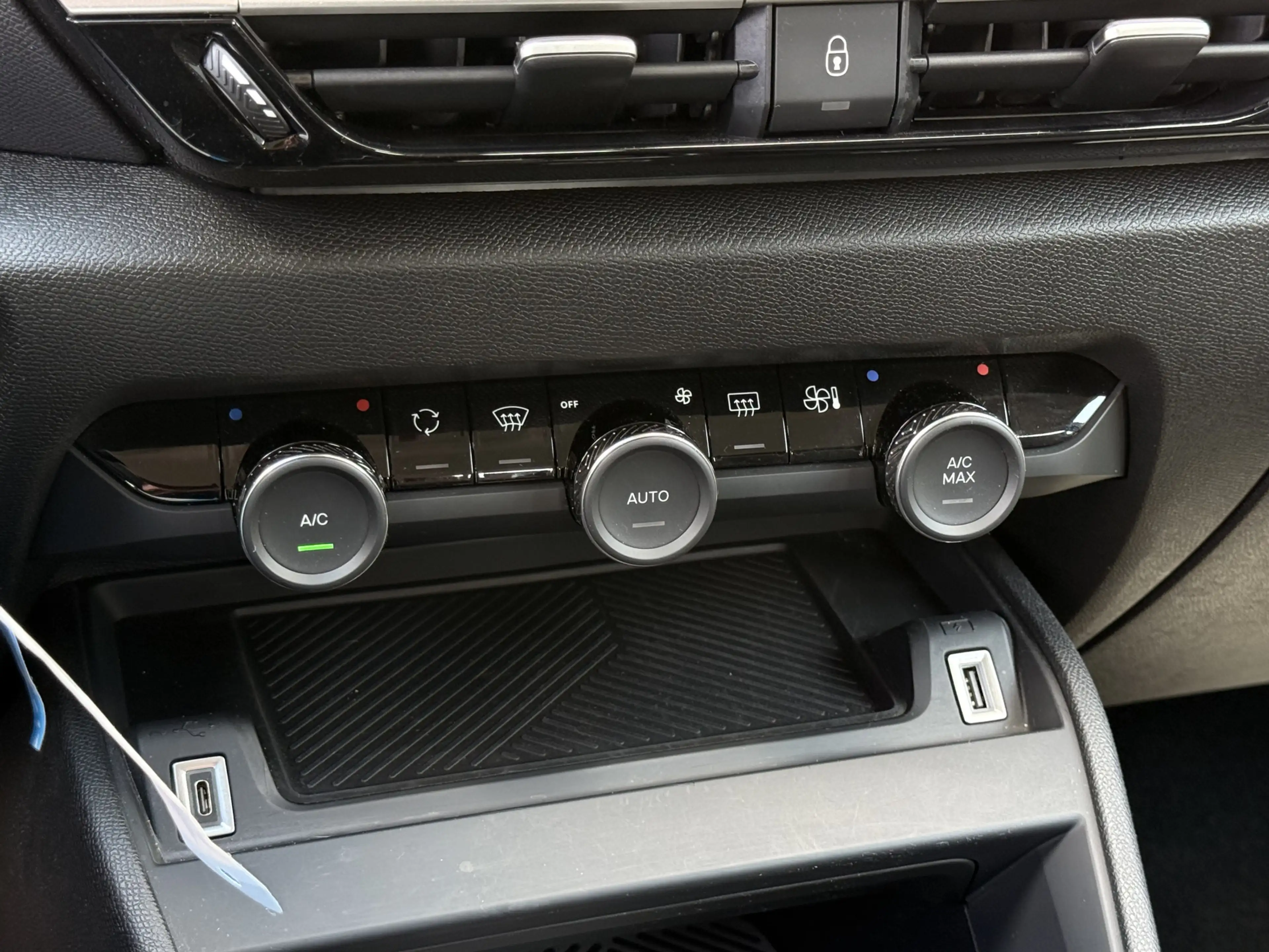 Citroen E-C4 Electric You 50 kWh Carplay / Cruise / Camera / Lm Velgen — photo 32