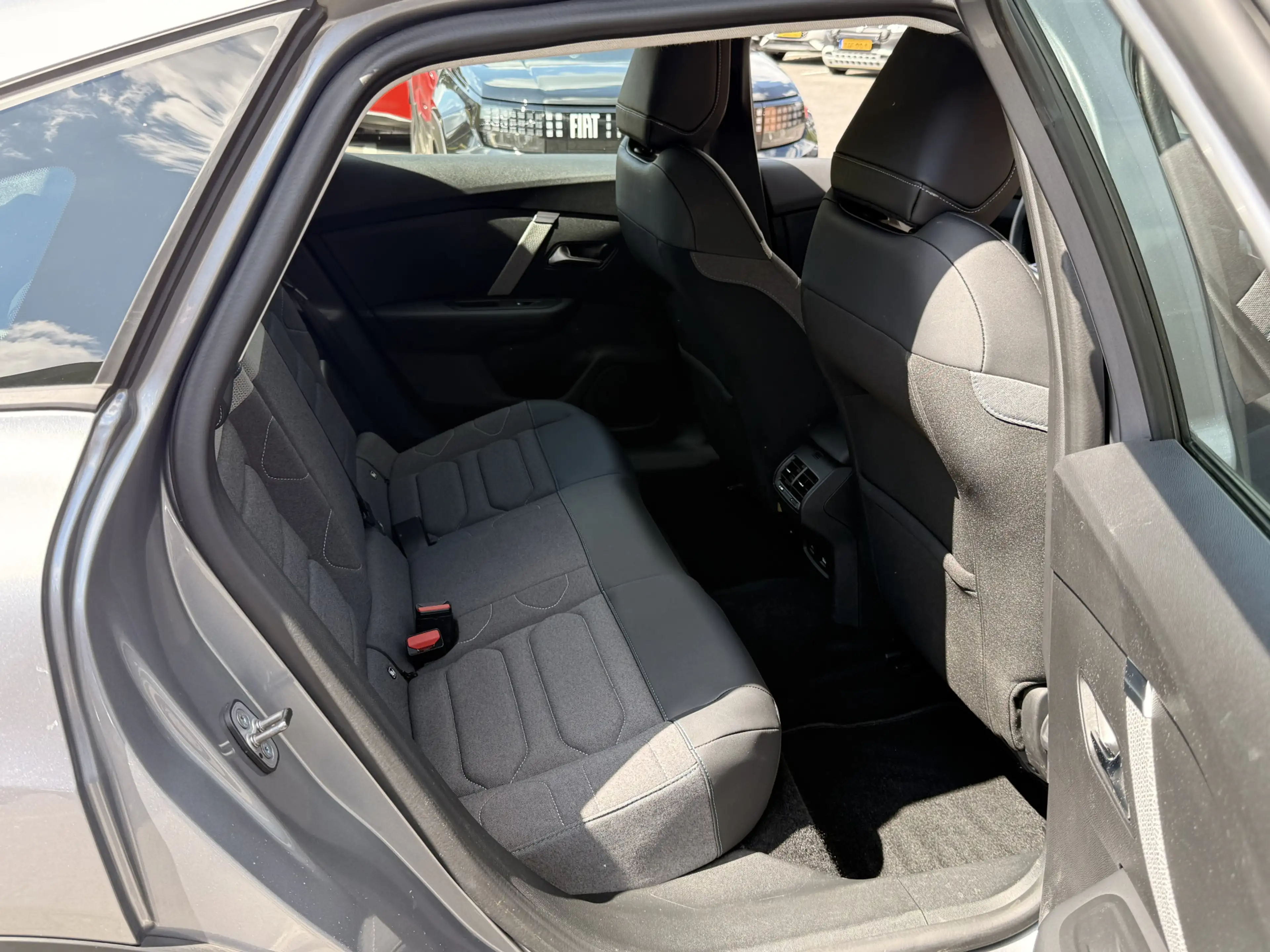 Citroen E-C4 Electric You 50 kWh Carplay / Cruise / Camera / Lm Velgen — photo 41