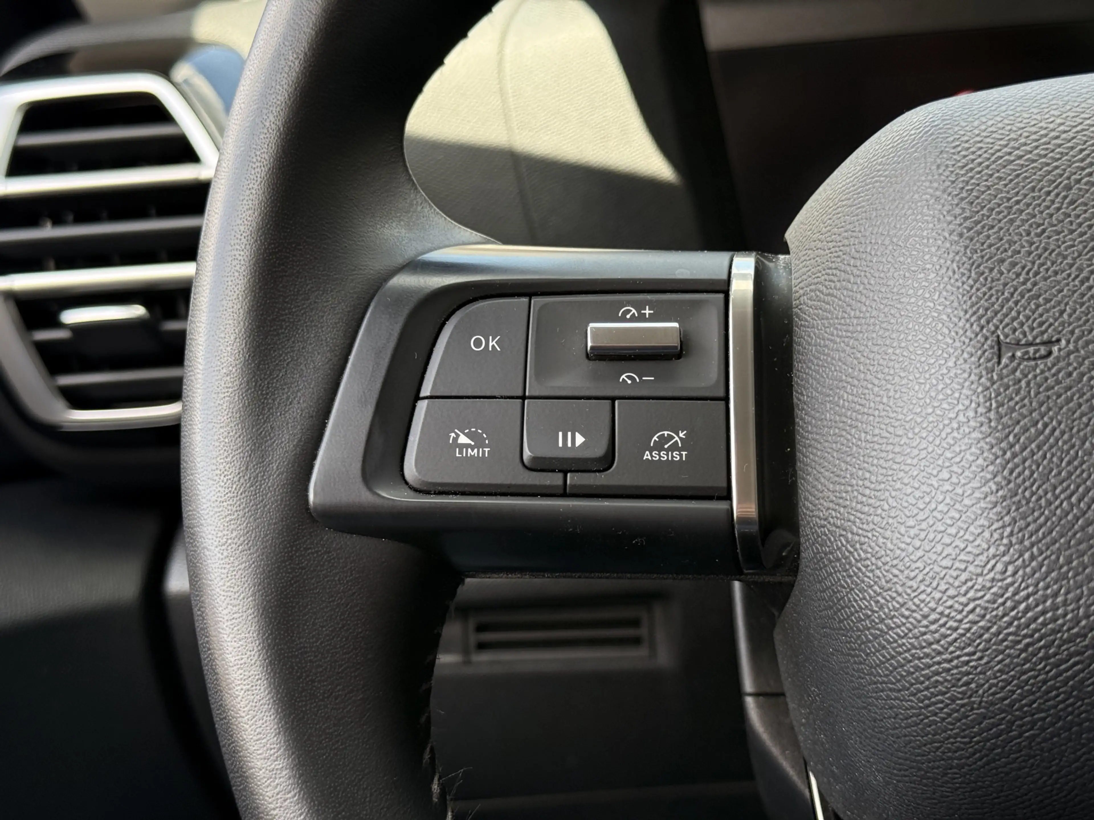 Citroen E-C4 Electric You 50 kWh Carplay / Cruise / Camera / Lm Velgen — photo 22