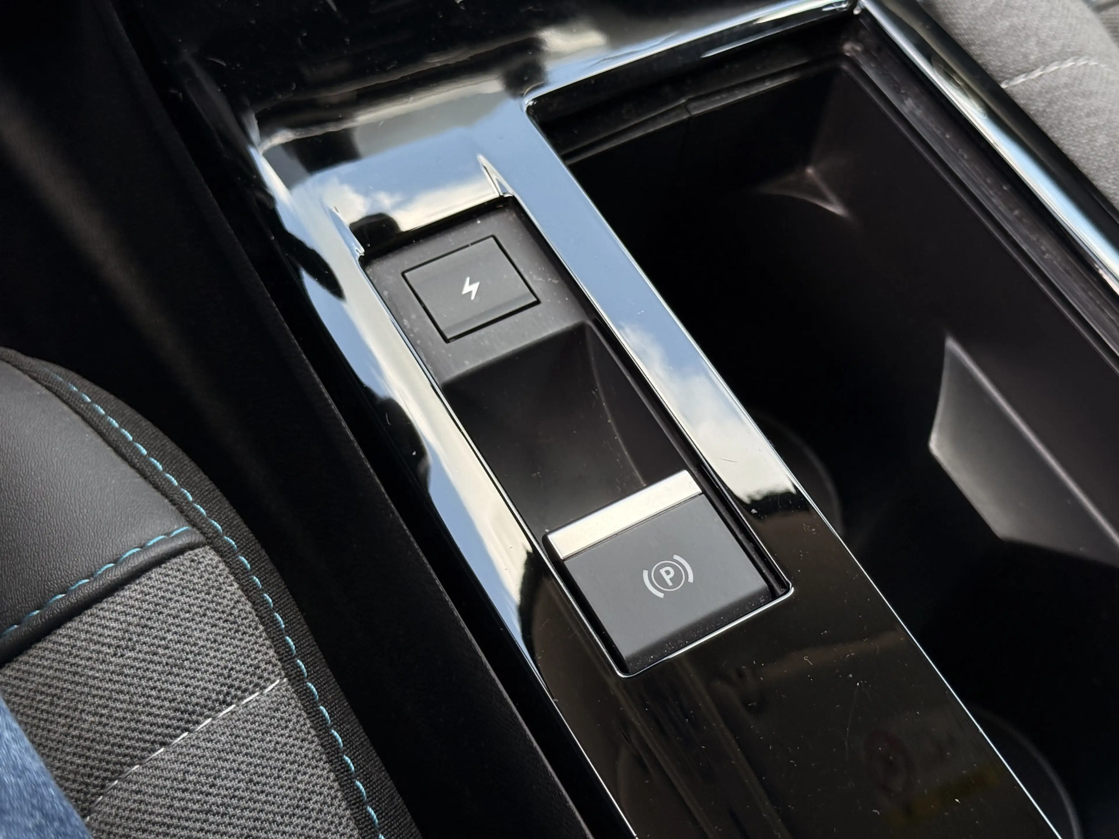 Citroen E-C4 Electric You 50 kWh Carplay / Cruise / Camera / Lm Velgen — photo 34