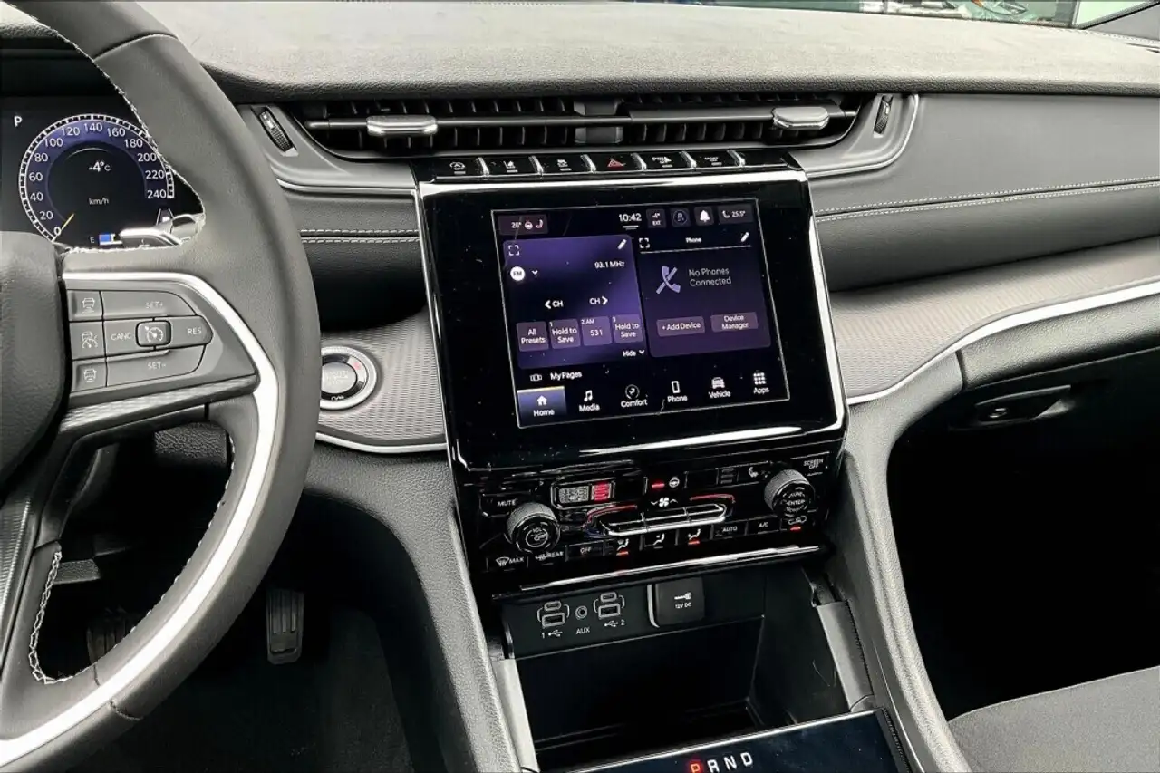 Jeep Grand Cherokee снимка Jeep Grand Cherokee