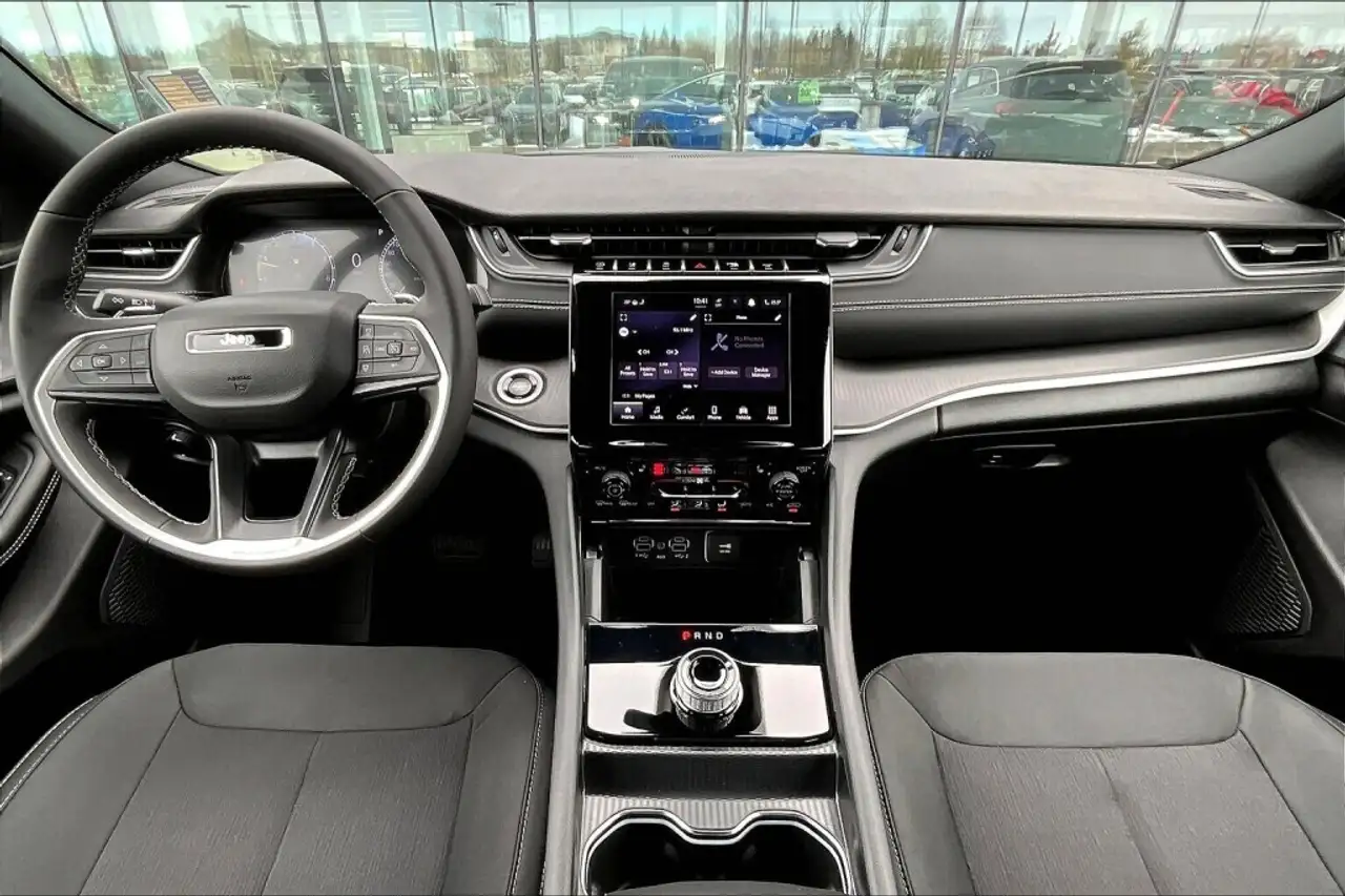 Jeep Grand Cherokee снимка Jeep Grand Cherokee