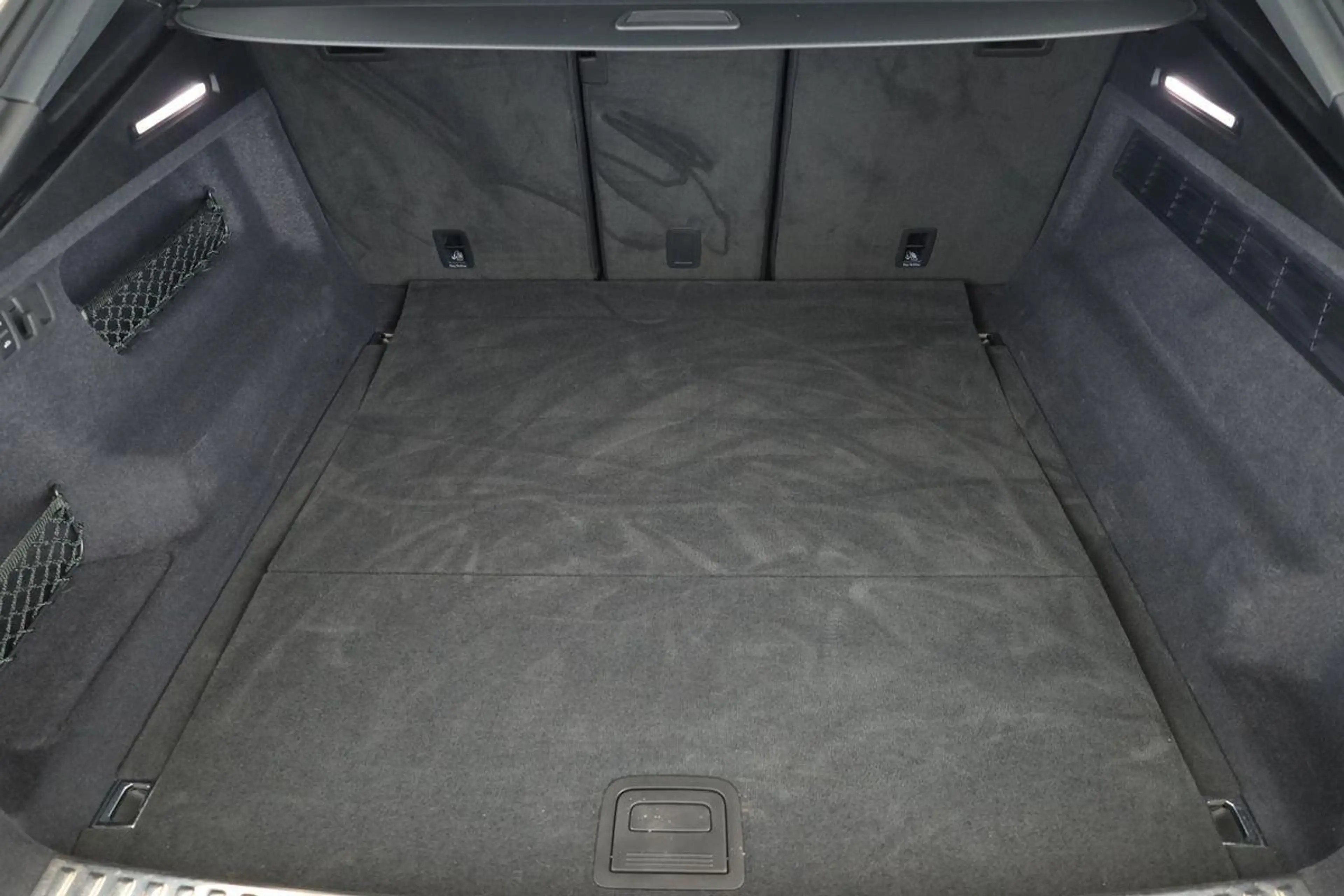 Audi SQ8 TFSI Facelift Leder Matrix Pano BangO ACC 23 — photo 9