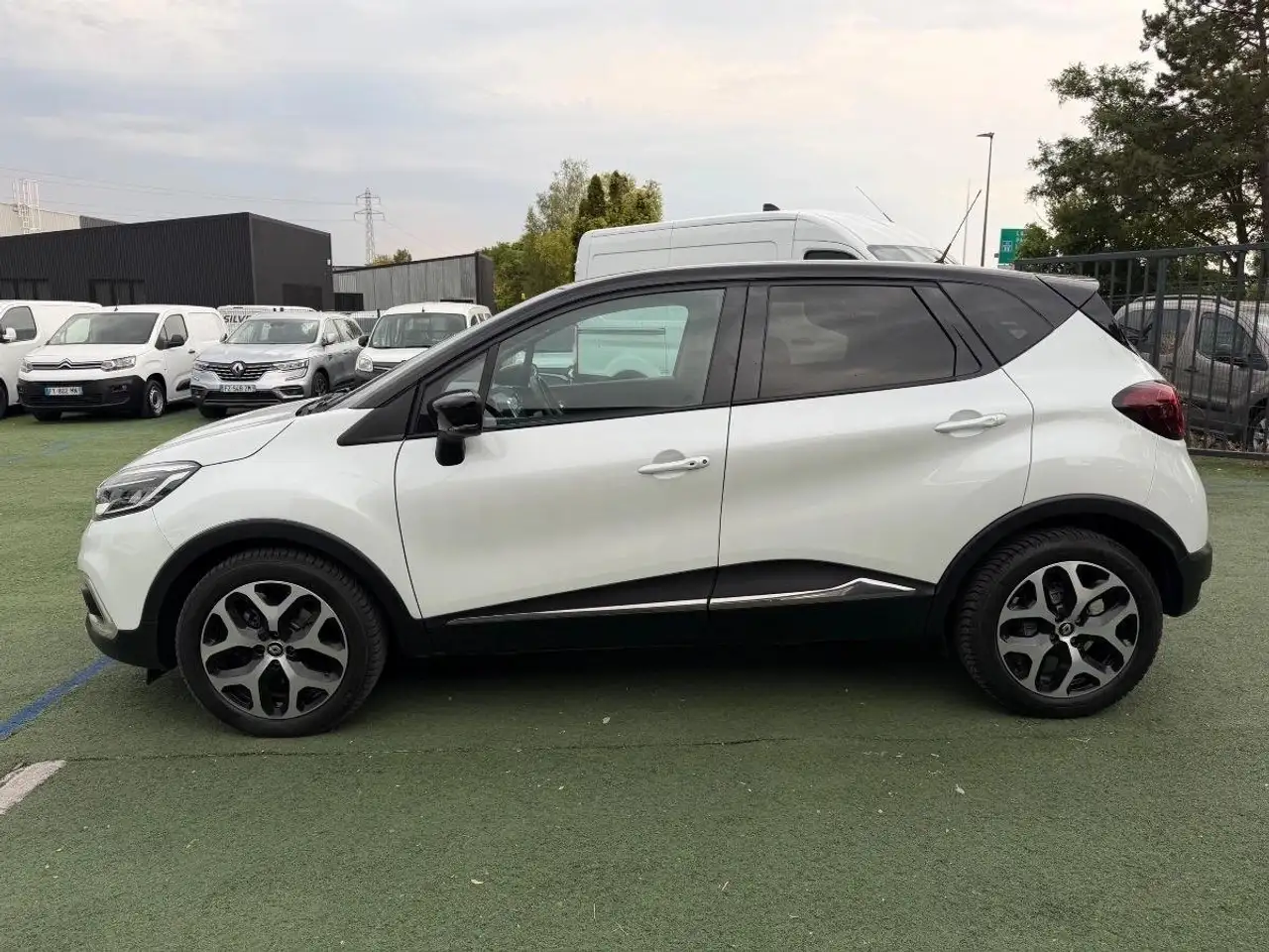 Renault Captur — photo 2