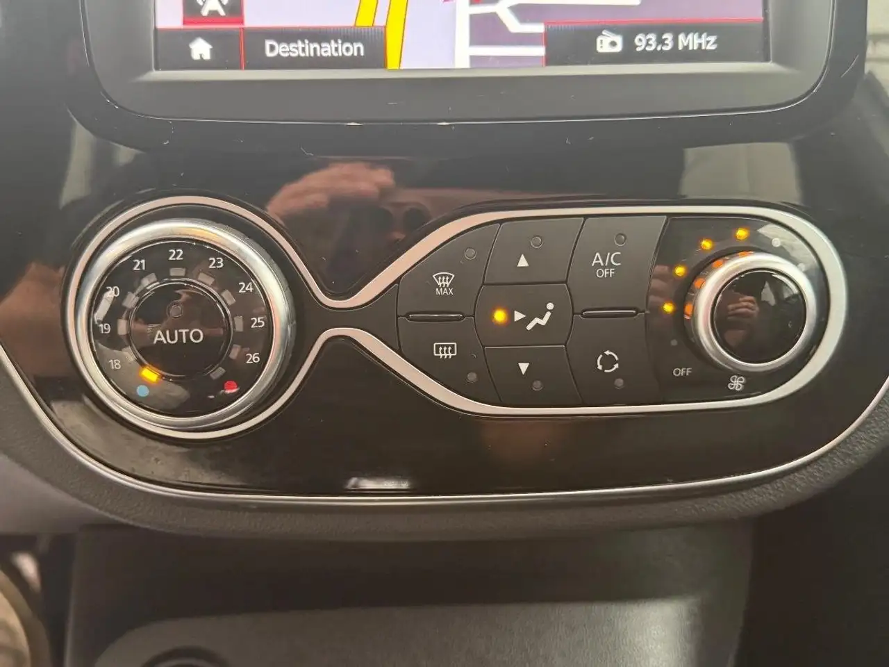 Renault Captur — photo 14