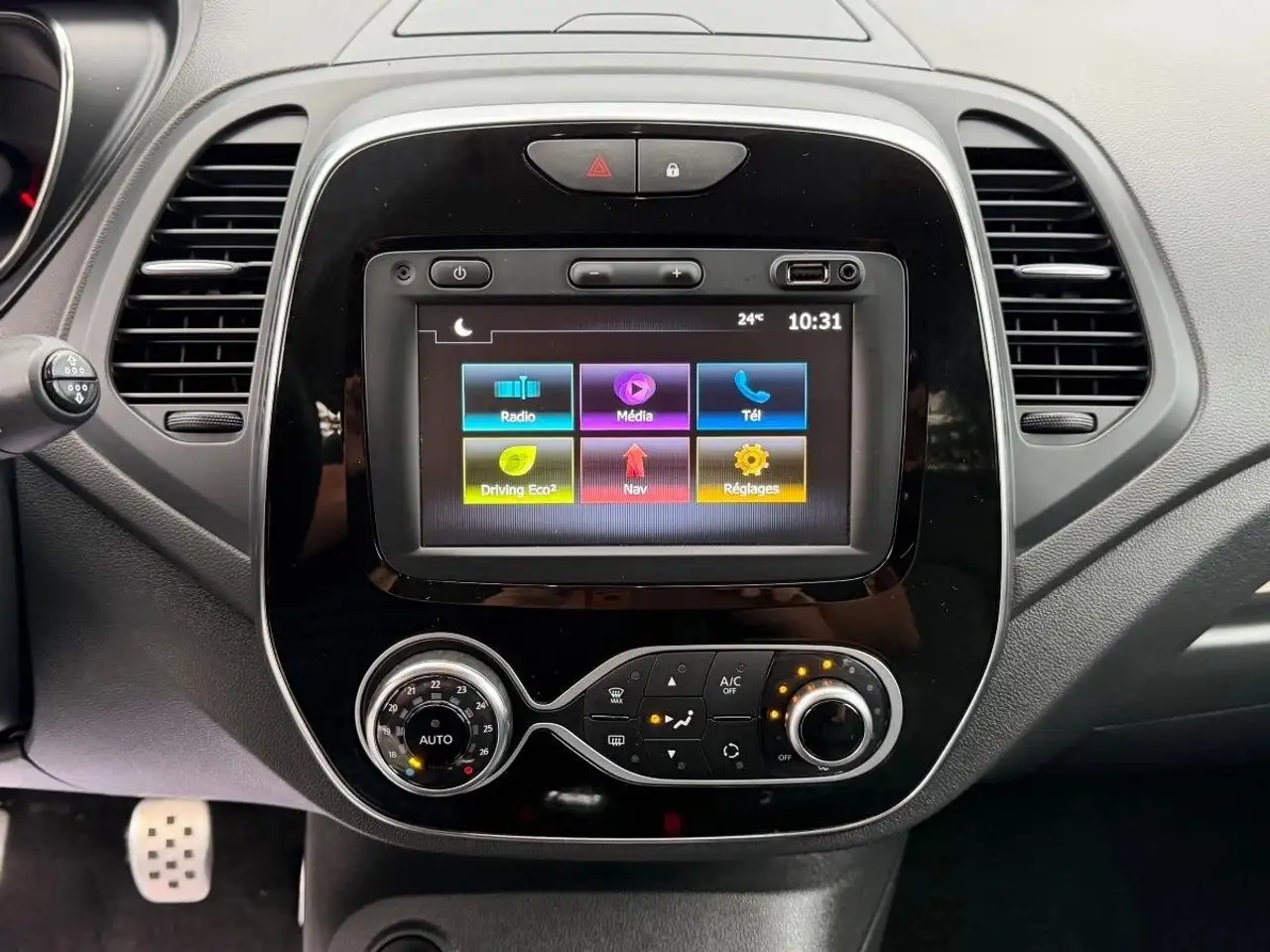 Renault Captur — photo 13