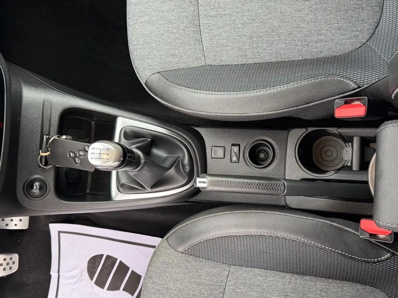 Renault Captur — photo 15