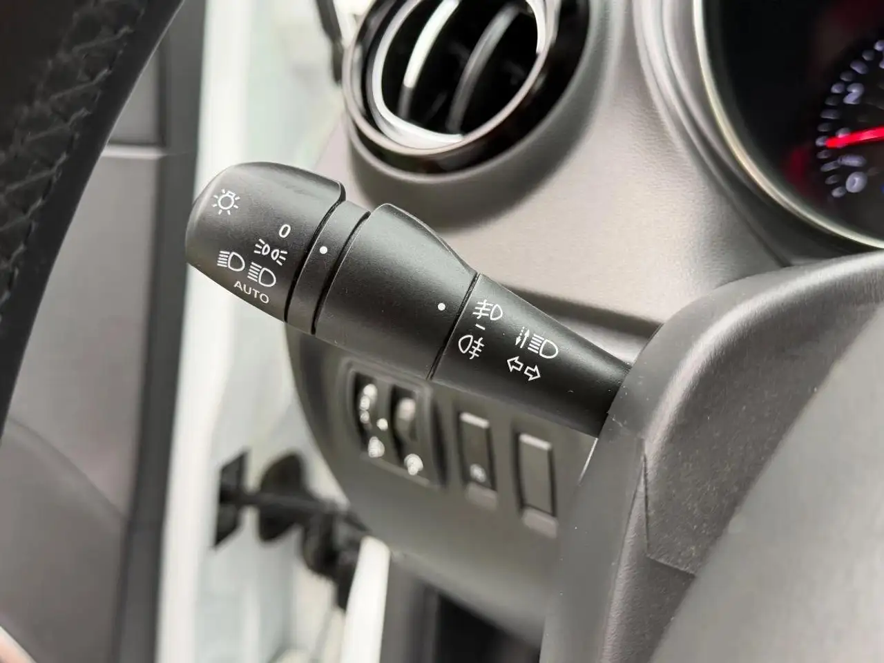 Renault Captur — photo 16