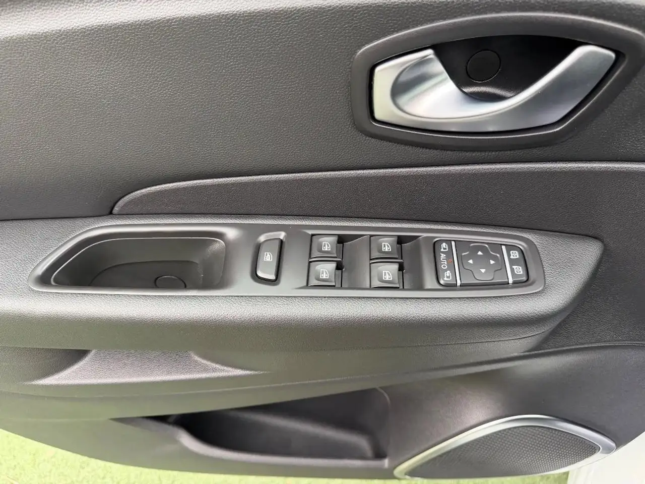 Renault Captur — photo 20