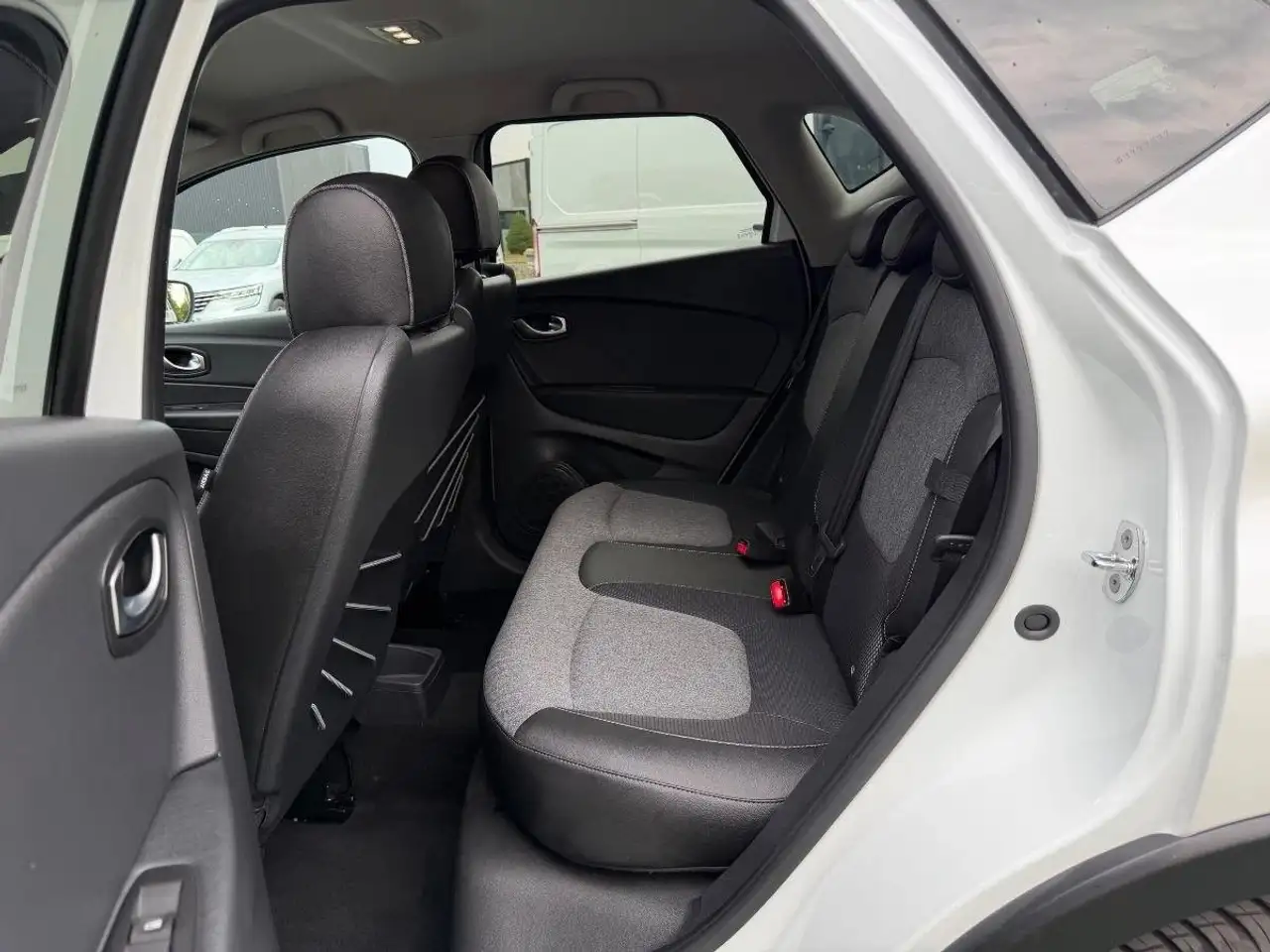 Renault Captur — photo 10