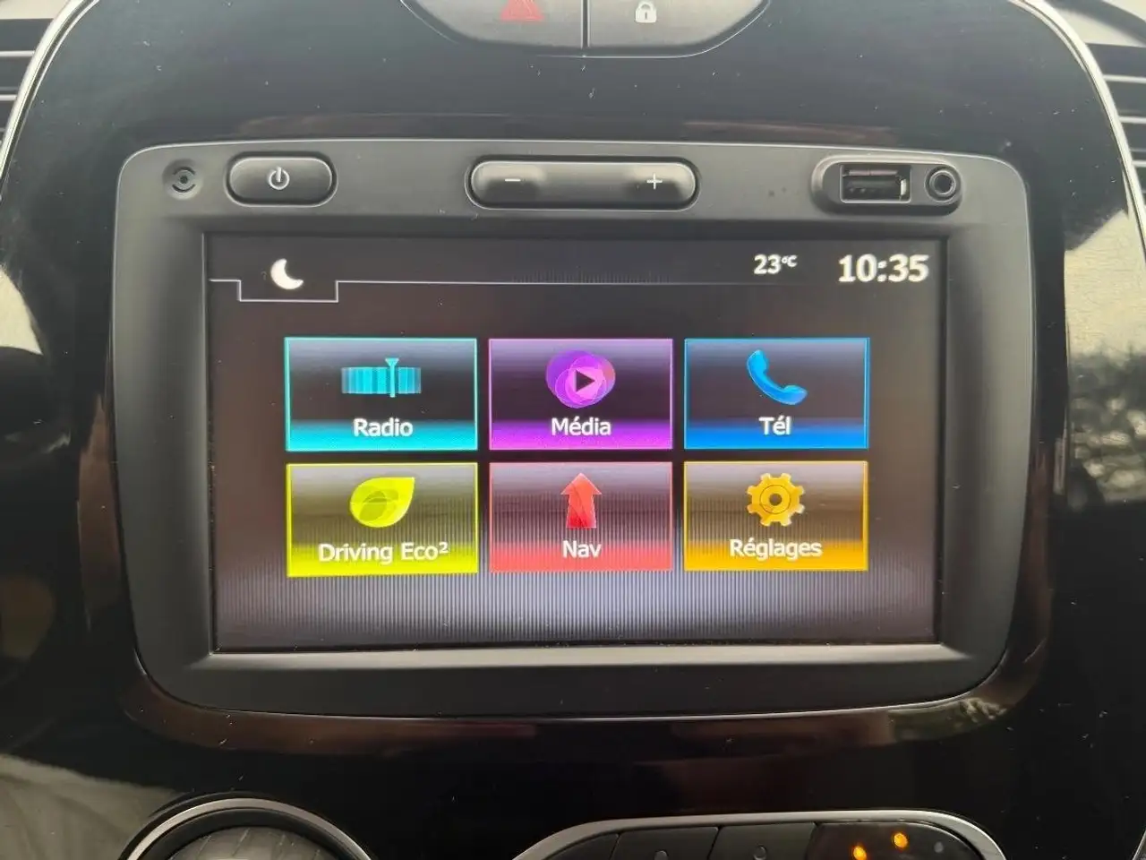 Renault Captur — photo 23