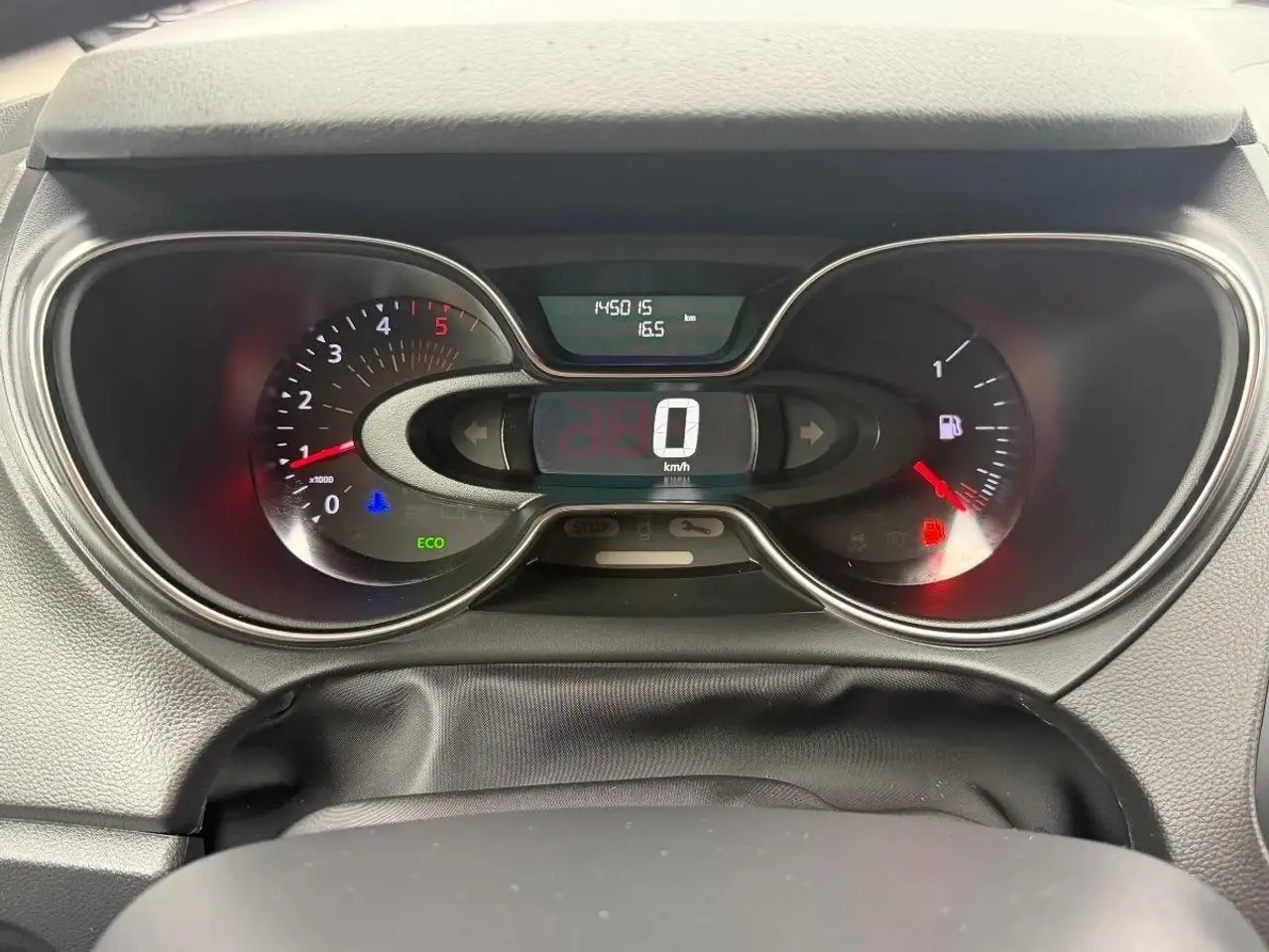 Renault Captur — photo 22