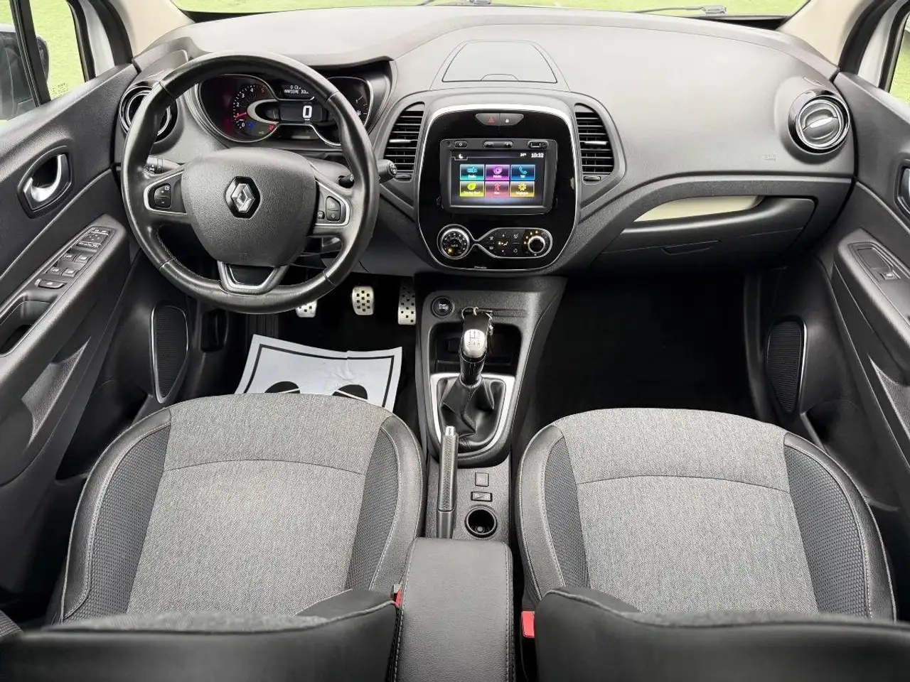 Renault Captur — photo 7