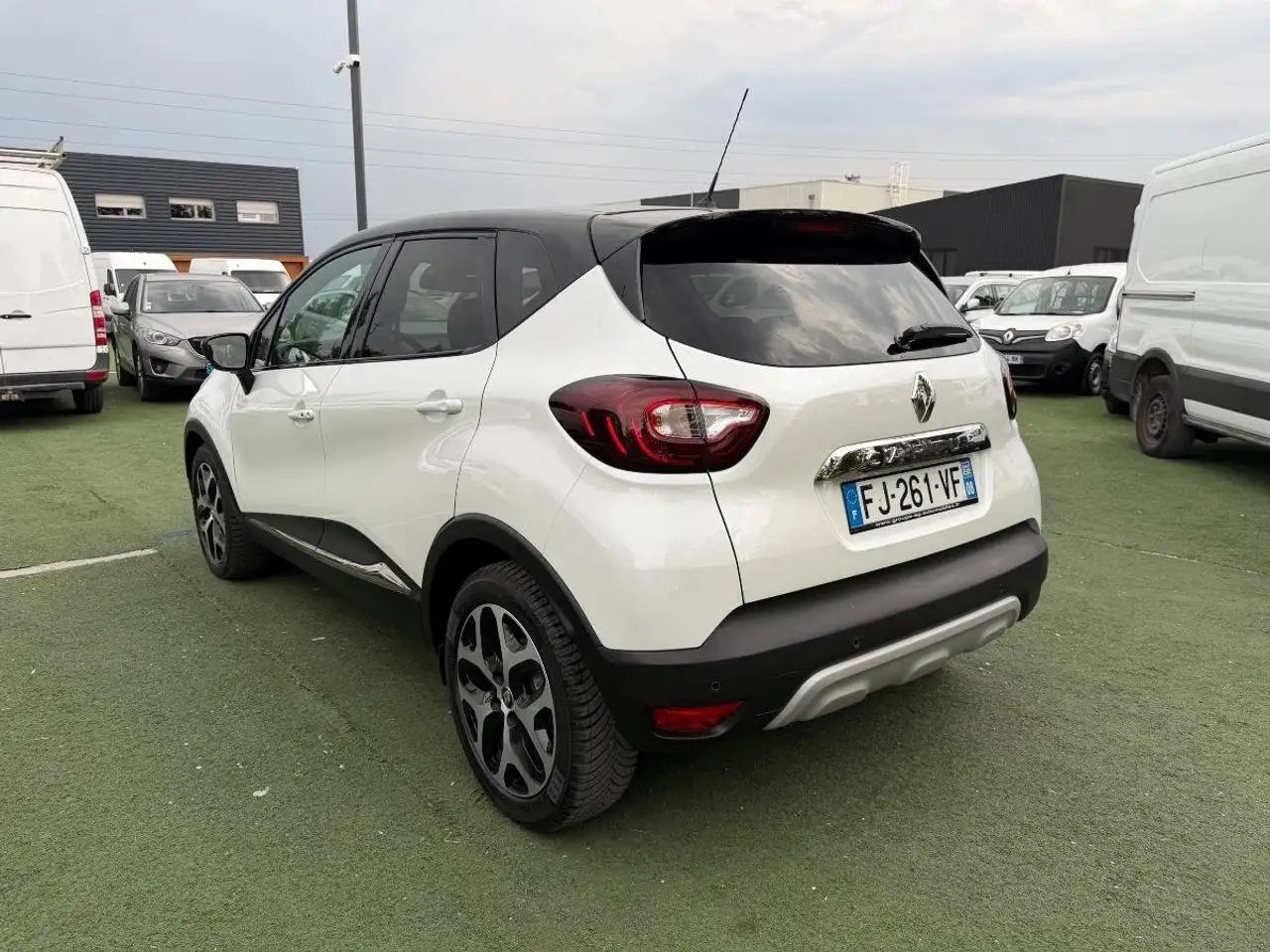 Renault Captur — photo 3