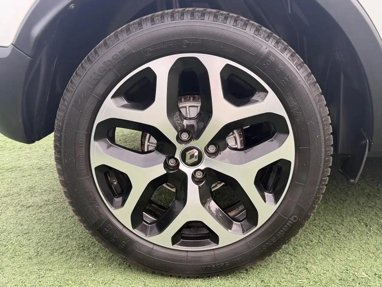 Renault Captur — photo 30