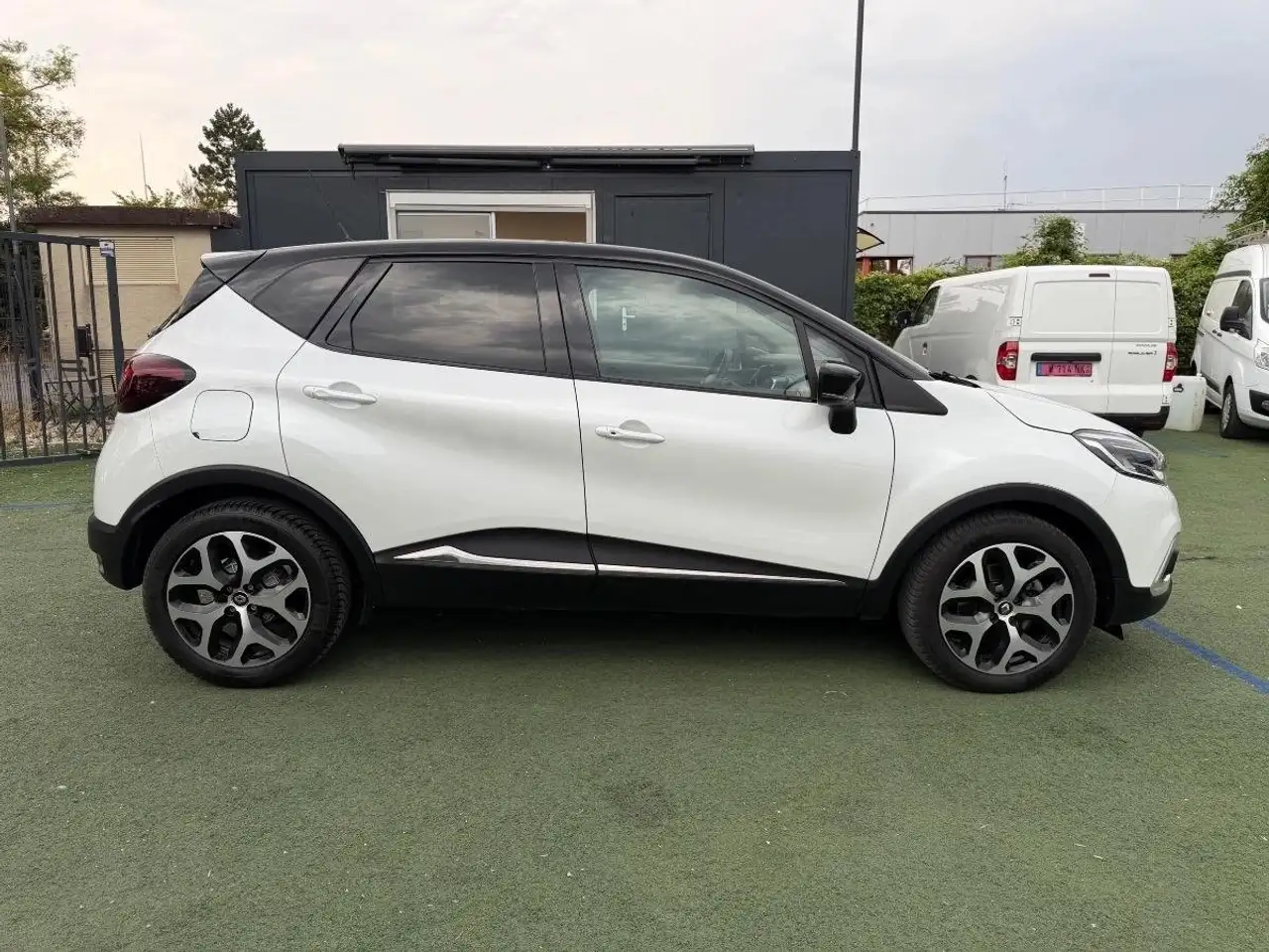 Renault Captur — photo 5