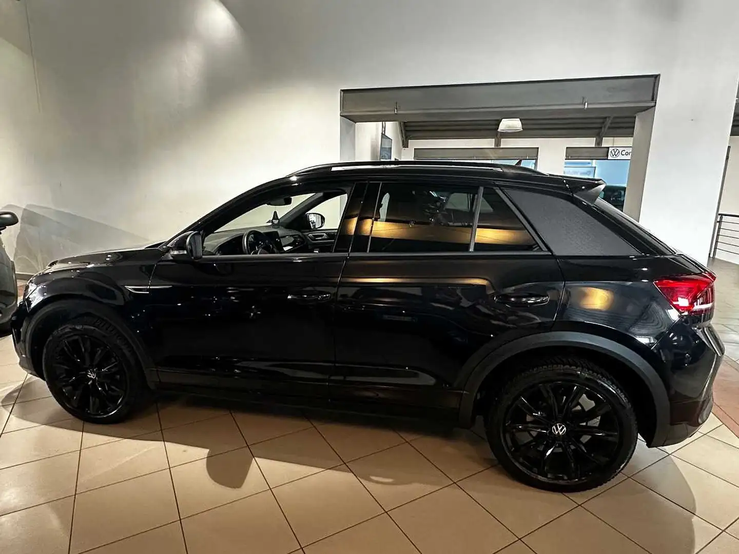 Volkswagen T-Roc 1.5 TSI ACT DSG R-Line Nero - 2