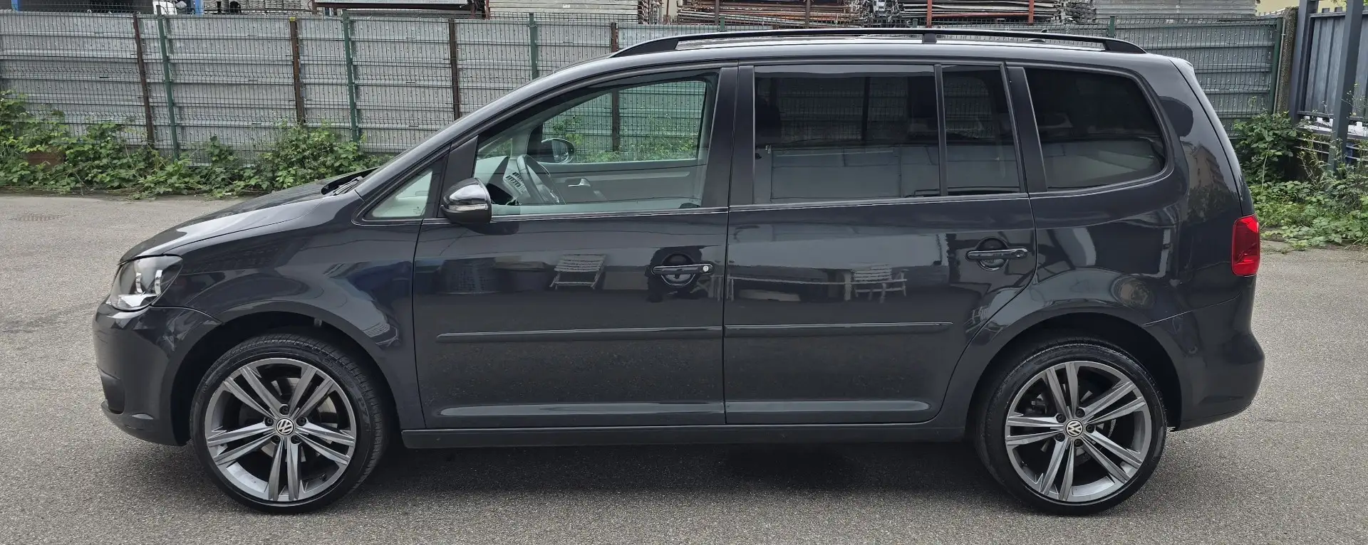 Volkswagen Touran 1.4 tsi Trendline ecofuel M 150cv Gris - 2