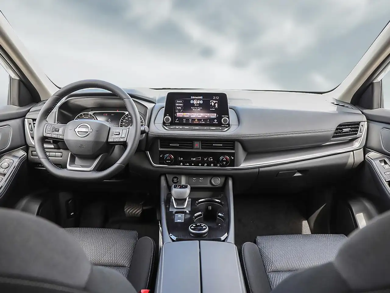Nissan Rogue снимка Nissan Rogue