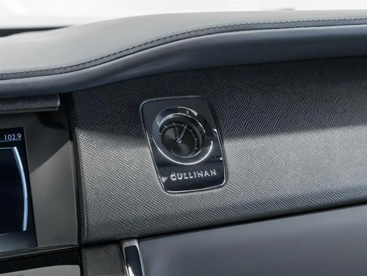 Rolls-Royce Cullinan снимка Rolls-Royce Cullinan