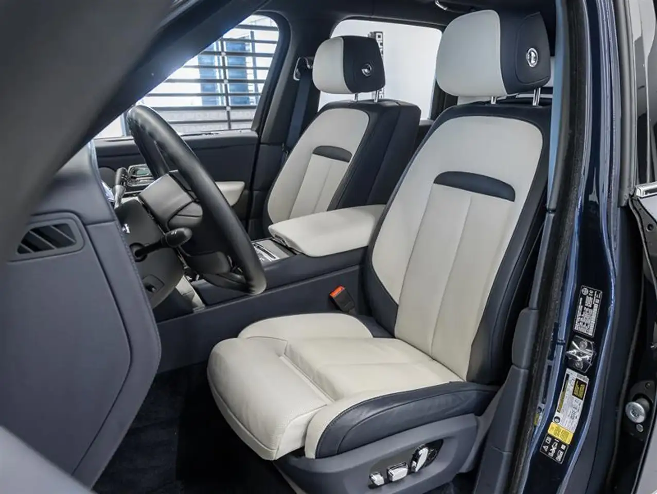 Rolls-Royce Cullinan снимка Rolls-Royce Cullinan