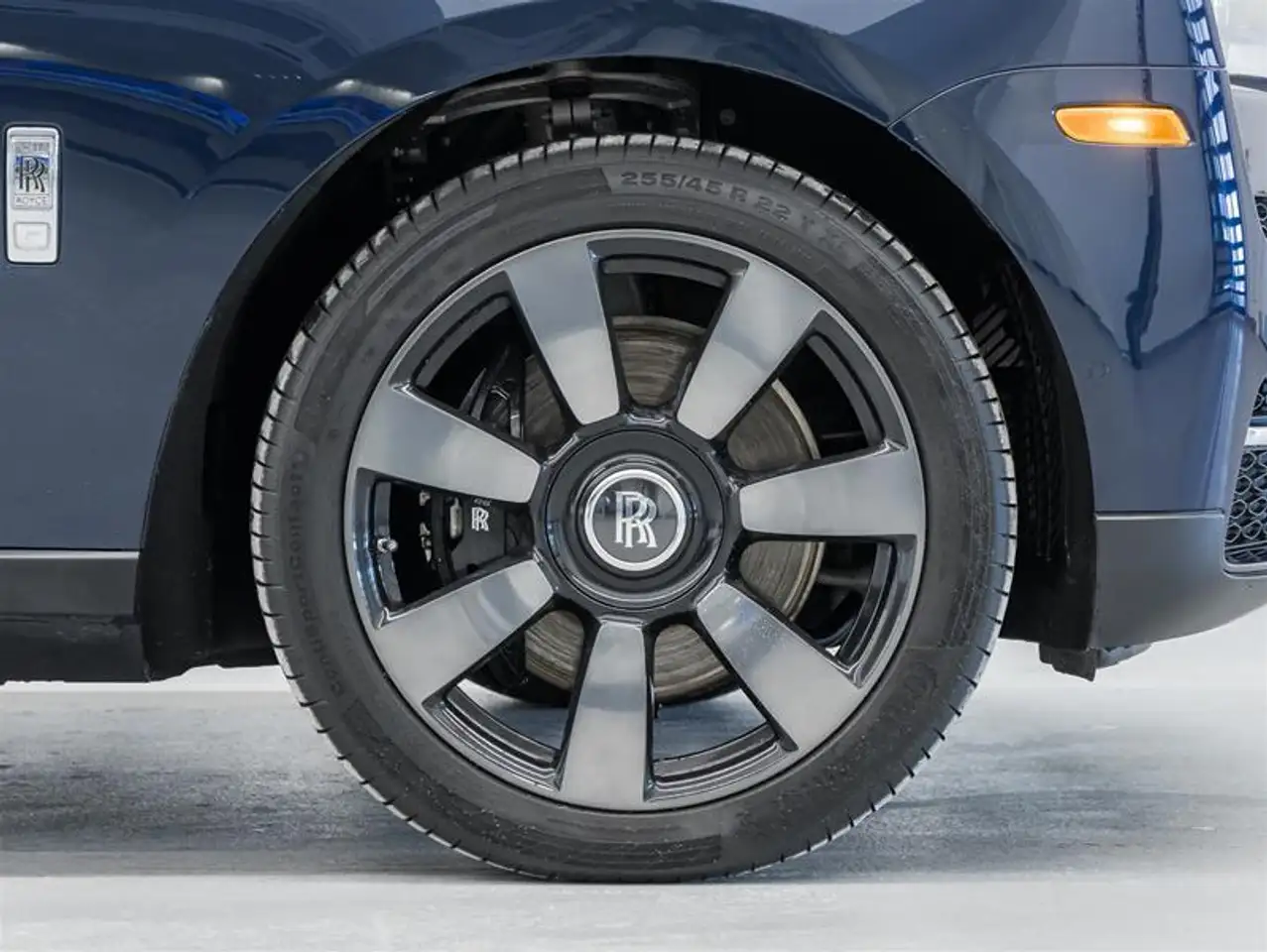 Rolls-Royce Cullinan снимка Rolls-Royce Cullinan