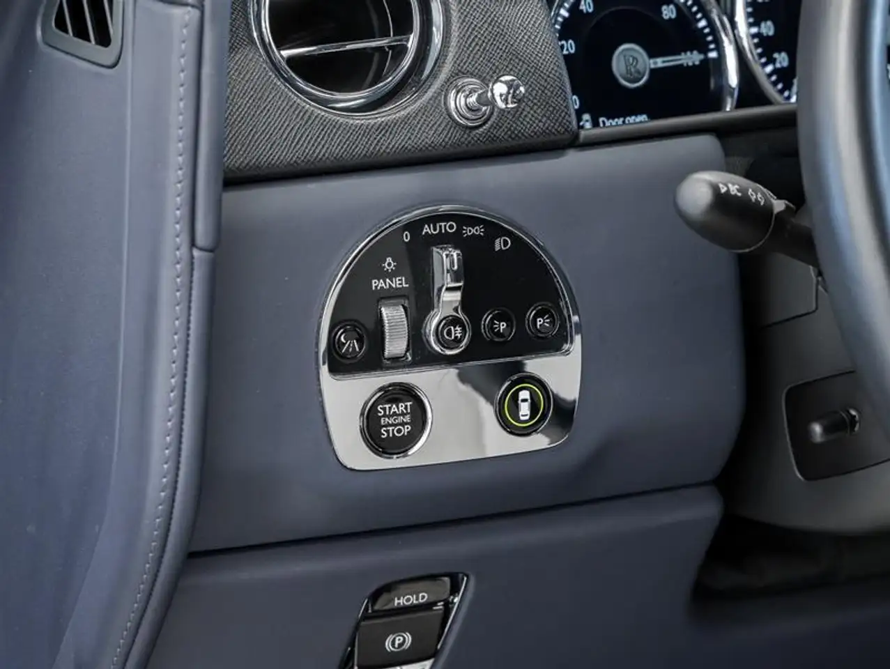 Rolls-Royce Cullinan снимка Rolls-Royce Cullinan