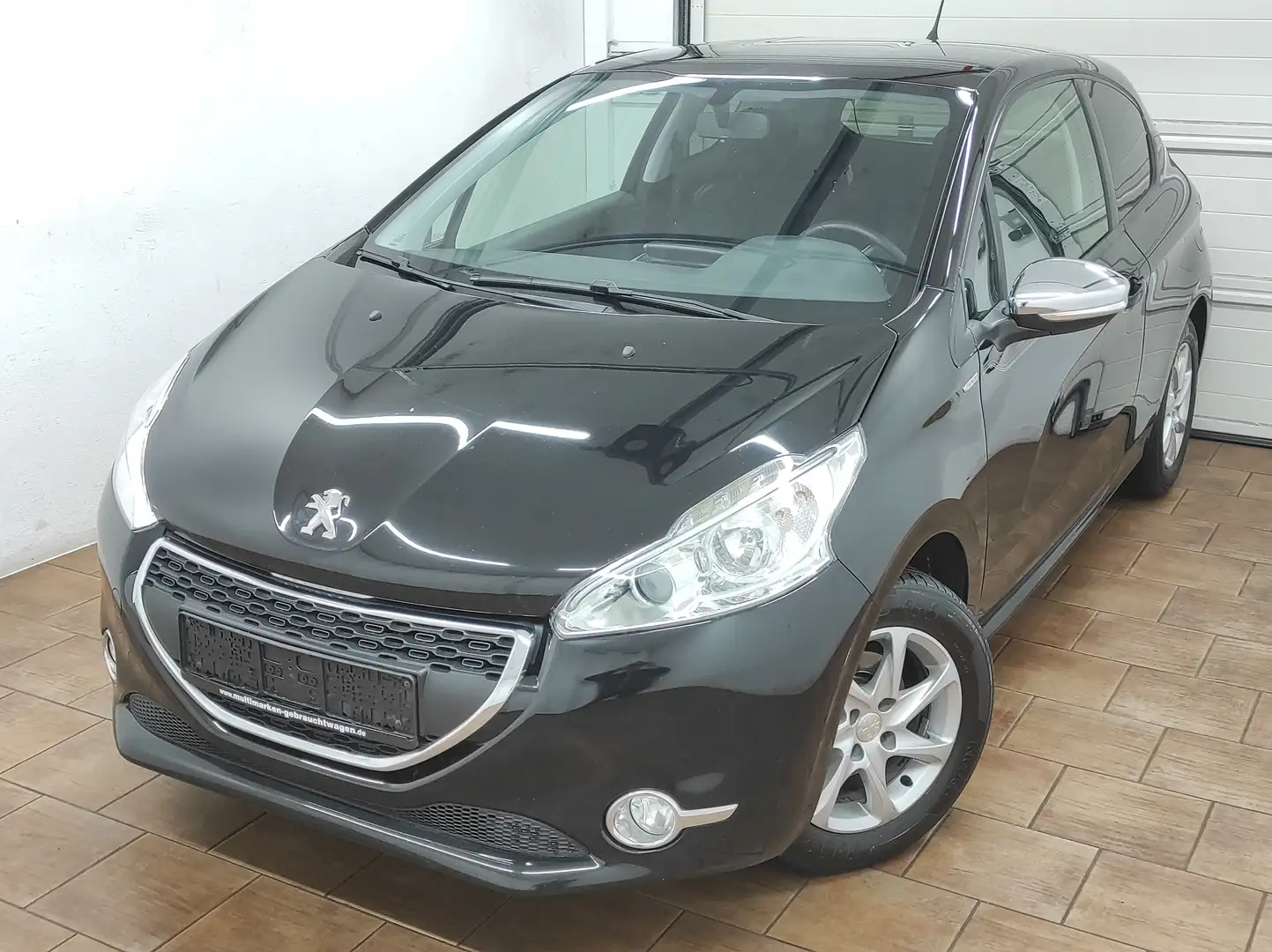 Peugeot 208 STYLE 1.2 12V KLIMA LED EURO-5 TEMP PDC BC ESP AUX Schwarz - 2