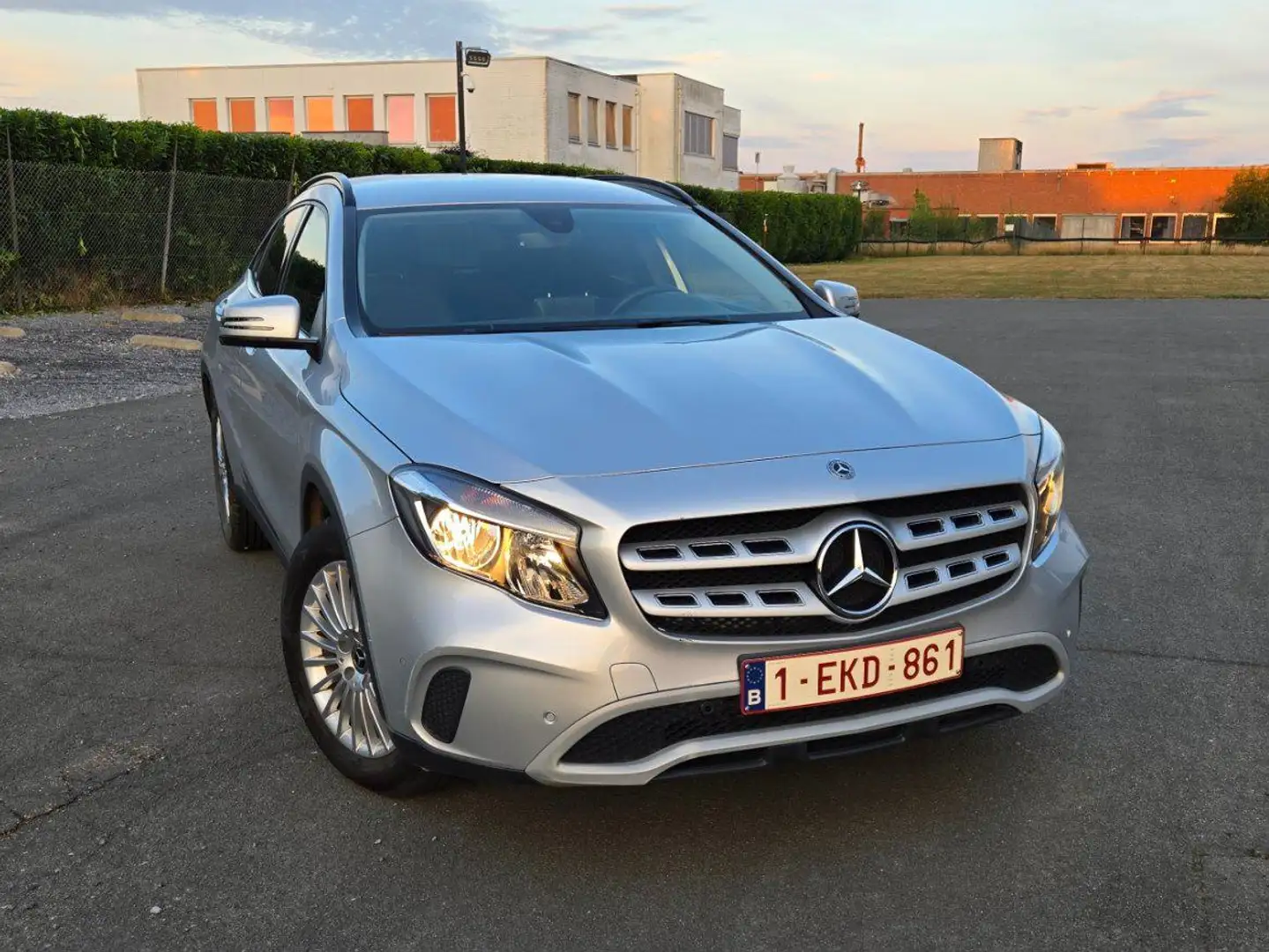Mercedes-Benz GLA 200 GLA 200 7G-DCT Argent - 2