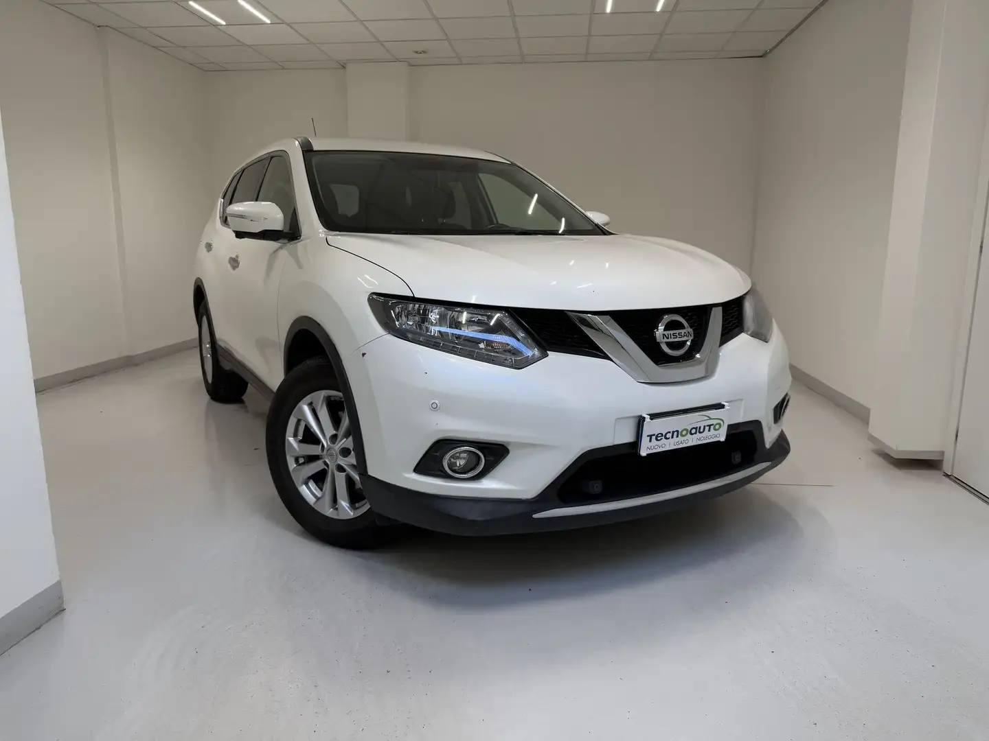 Nissan X-Trail 1.6 dCi 2WD Acenta Automatica Weiß - 2