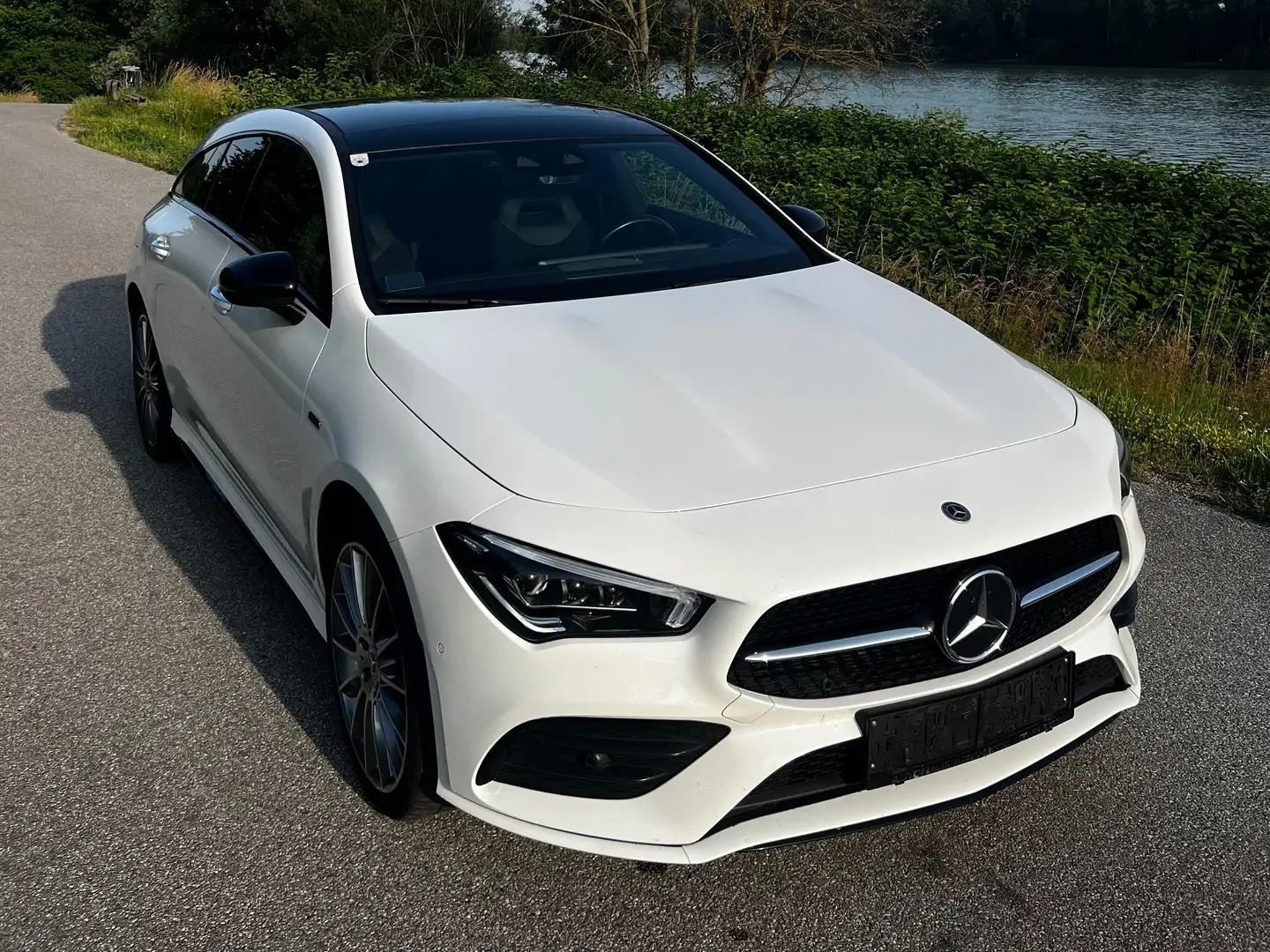 Mercedes-Benz CLA 250 CLA 250e PHEV Shooting Brake Aut. Weiß - 1