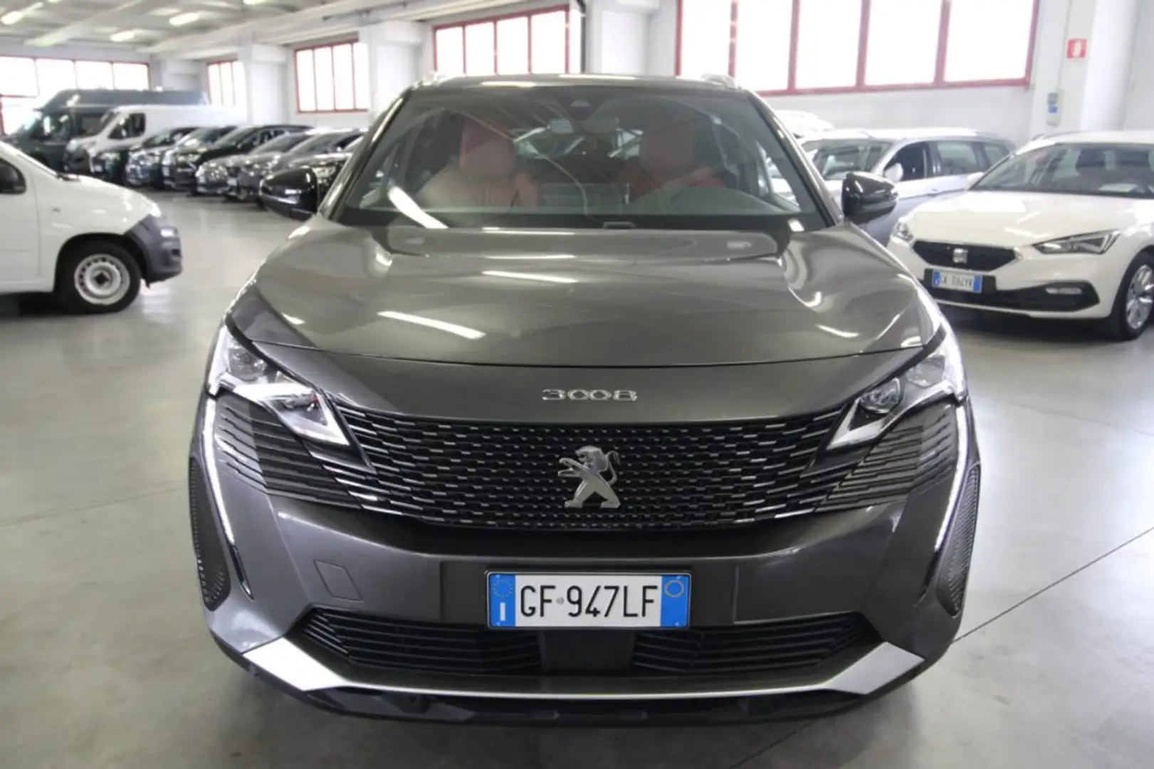 Peugeot 3008 Hybrid4 300 e-EAT8 GT Grau - 1