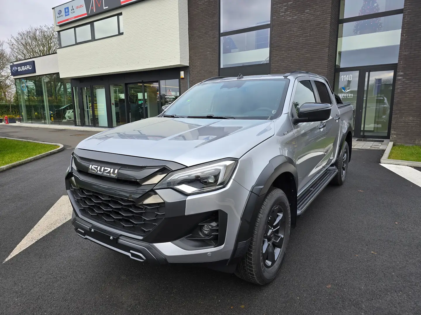 Isuzu D-Max V-Cross Zilver - 1