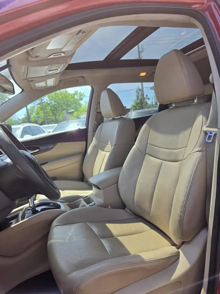 Nissan Rogue снимка Nissan Rogue