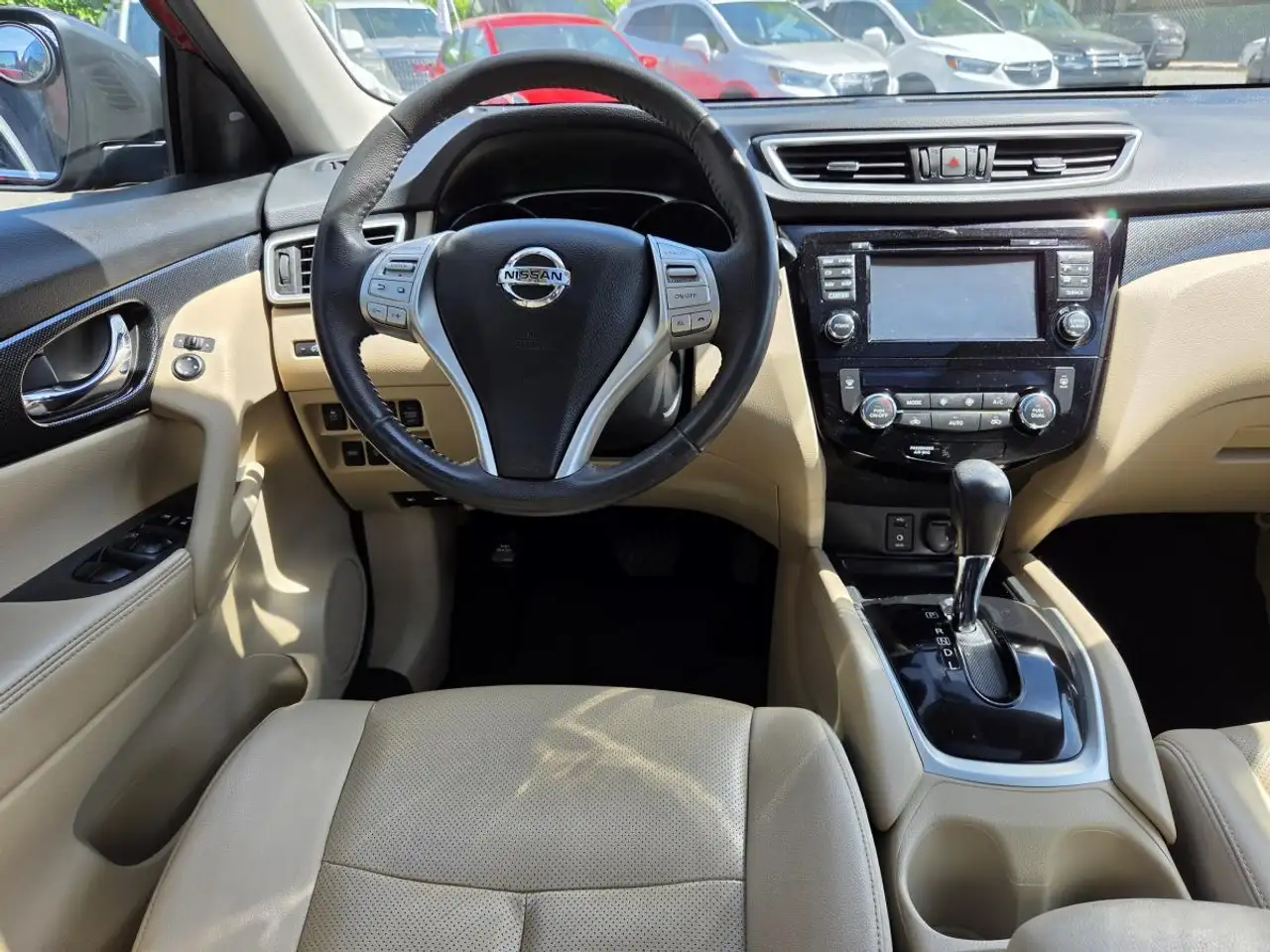 Nissan Rogue снимка Nissan Rogue