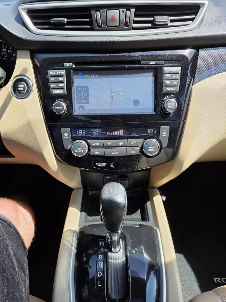 Nissan Rogue снимка Nissan Rogue