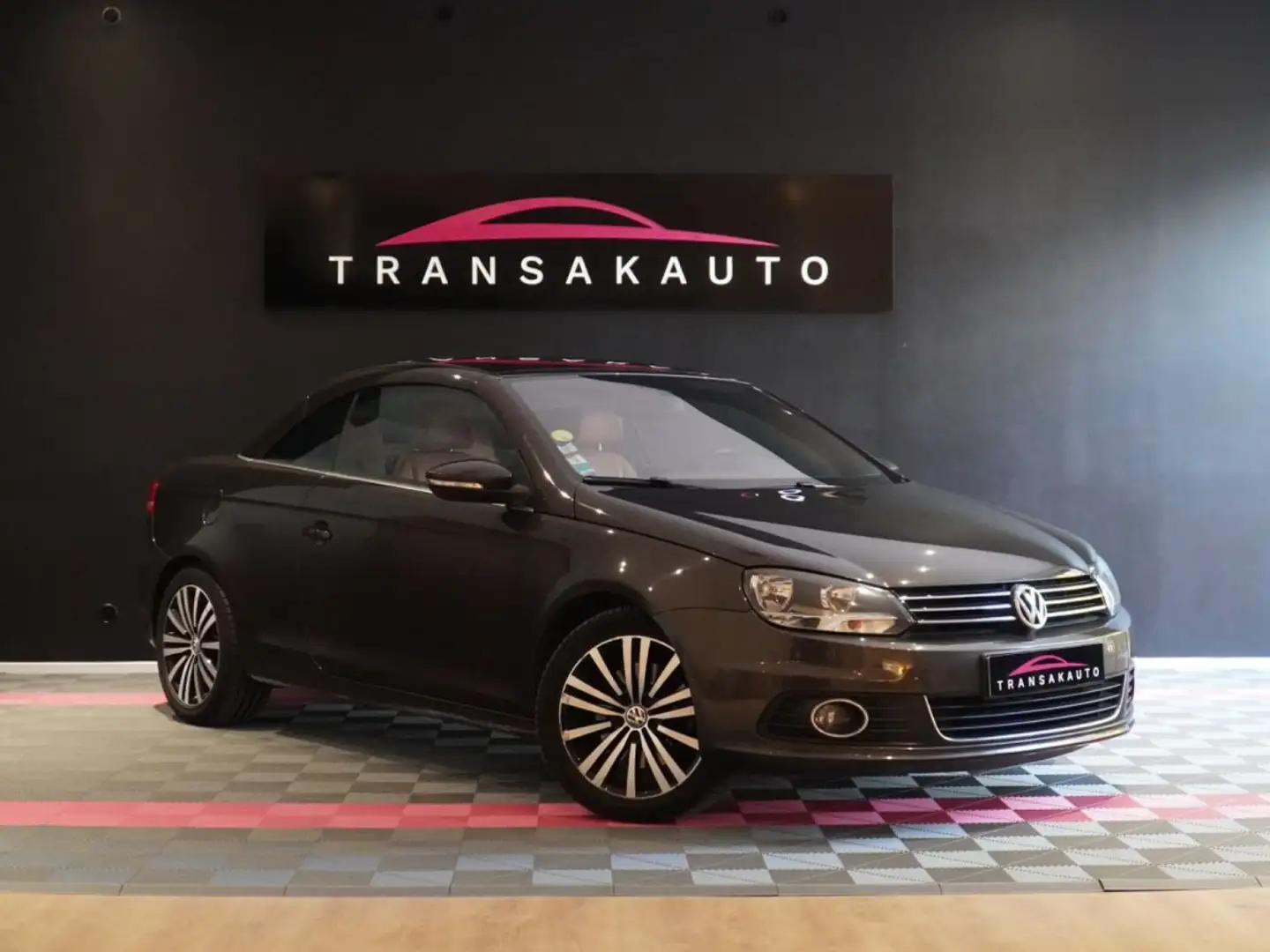 Volkswagen Eos 2.0 16S TDI 140 Sportline DSG6 / VIDANGE DSG / SIÈGES CHAUFFANTS Noir - 1
