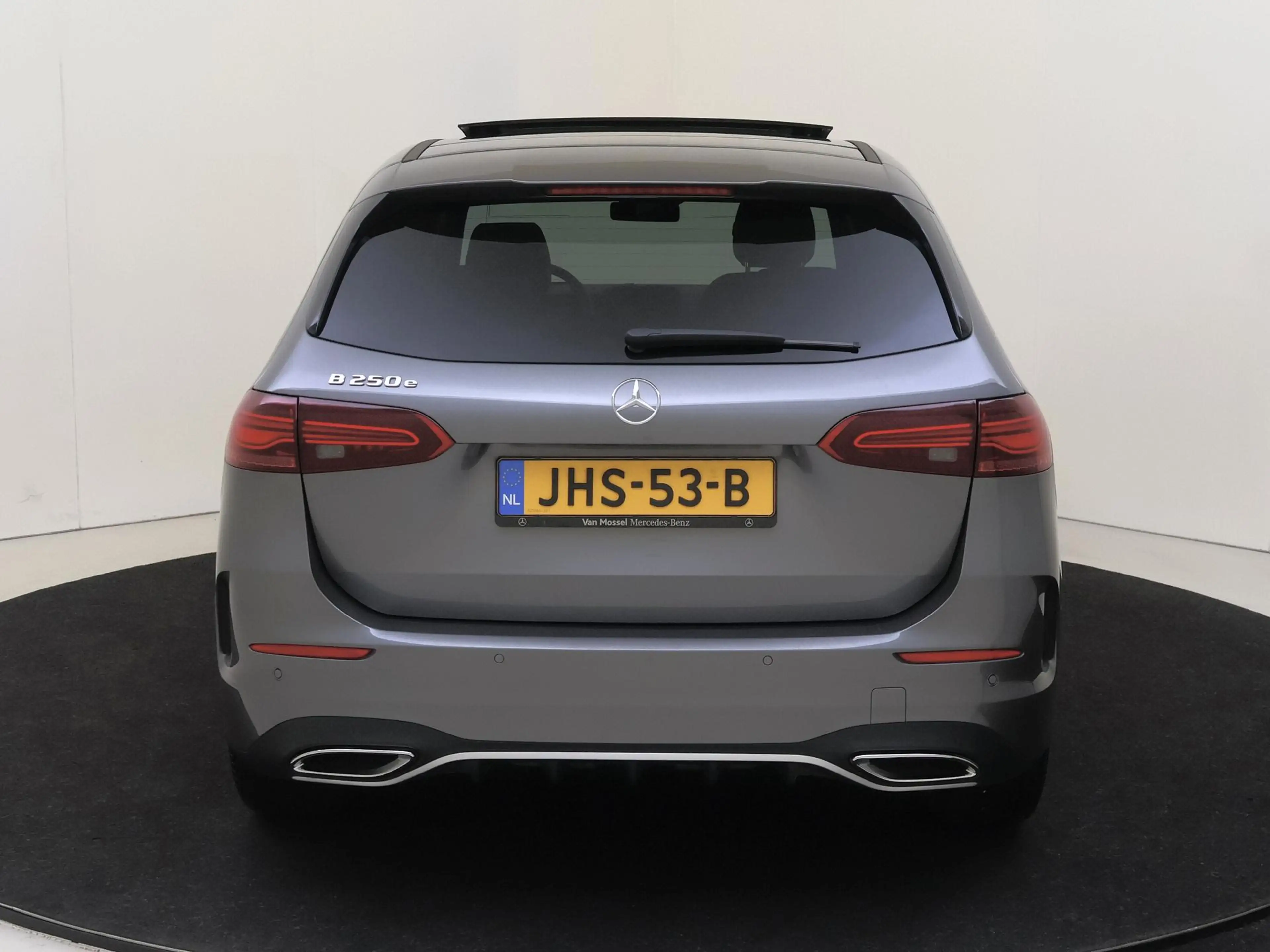 Mercedes-Benz B 250 e Business Solution AMG — photo 7