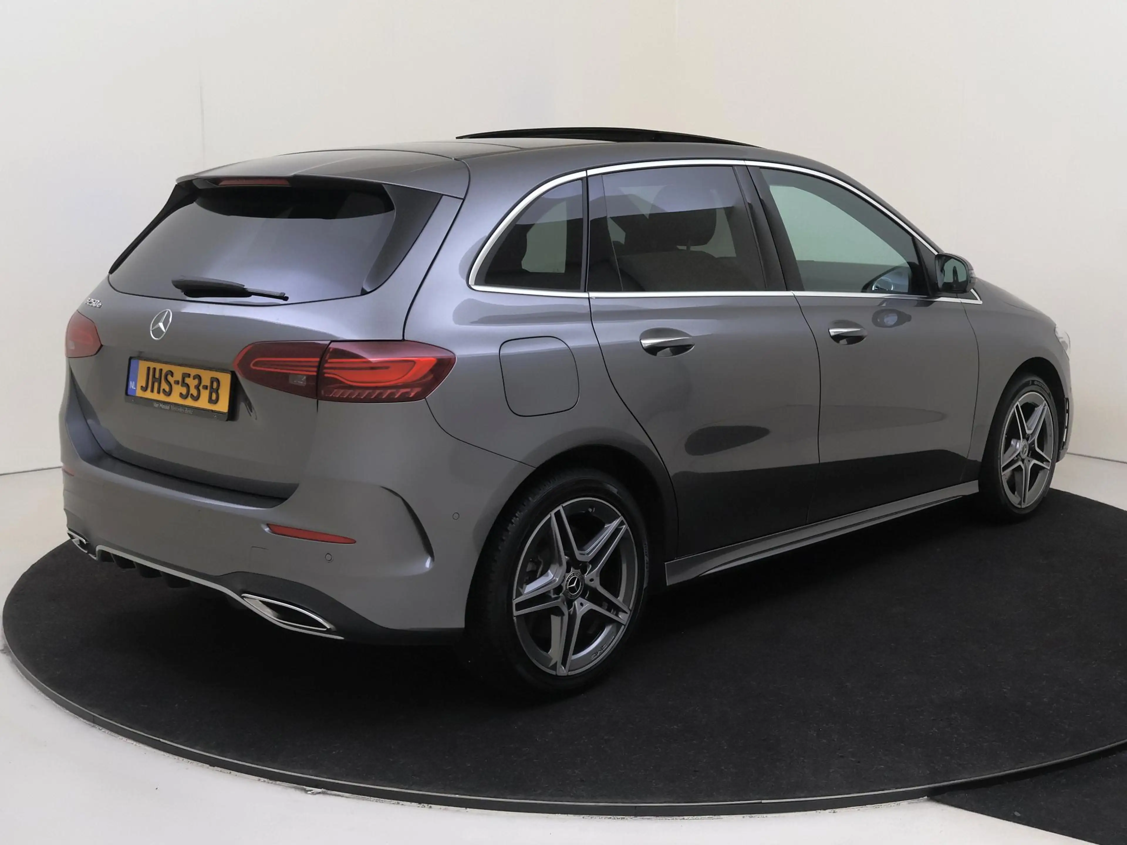 Mercedes-Benz B 250 e Business Solution AMG — photo 4
