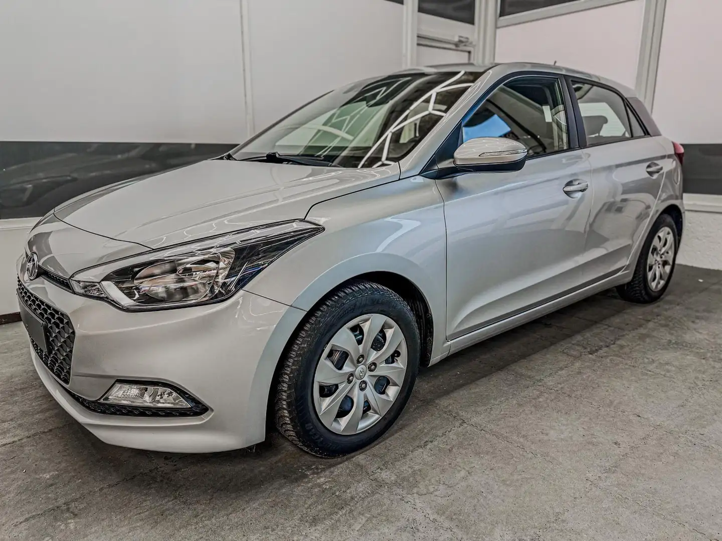 Hyundai i20 Trend Klima/Sitzheizung/Tempomat 1.2 62kW/84PS ... Argento - 1