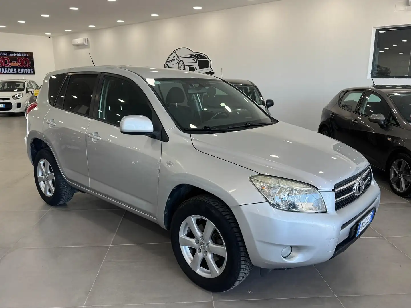 Toyota RAV 4 RAV4 2.2 D-4D 136 CV DPF Luxury Argento - 1