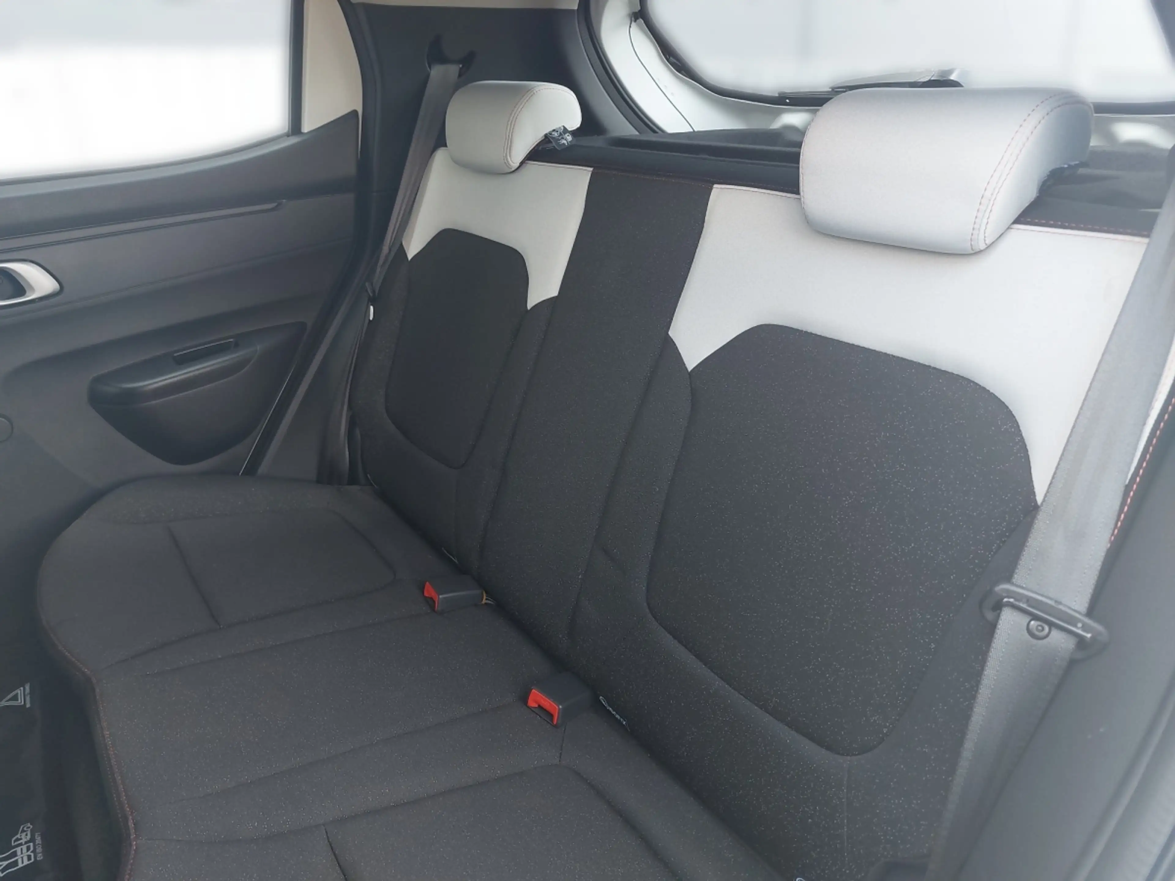 Dacia Spring Expression Electric 45 — photo 11