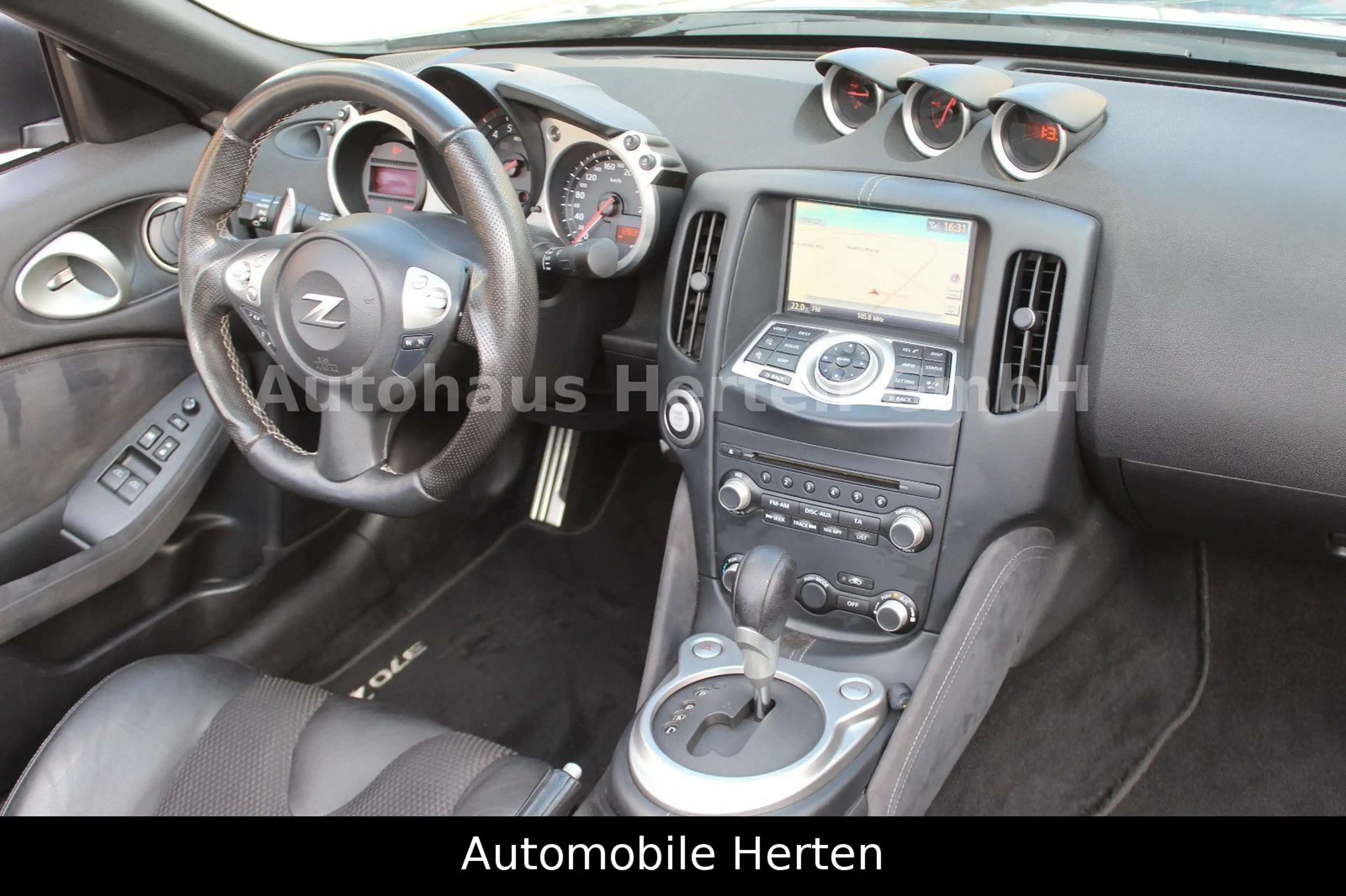 Nissan 370Z 370 Z Roadster Pack*AUTOMATIK*NAVI*KAMERA*ALU20" — photo 13