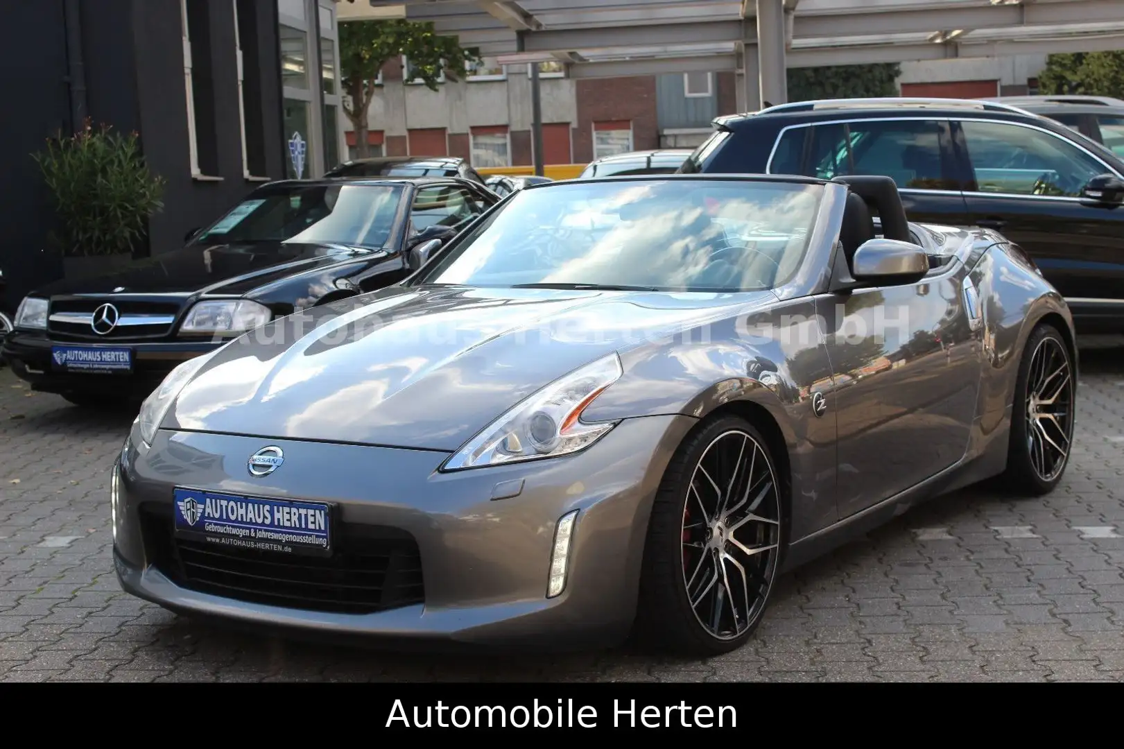 Nissan 370Z 370 Z Roadster Pack*AUTOMATIK*NAVI*KAMERA*ALU20" Grau - 1