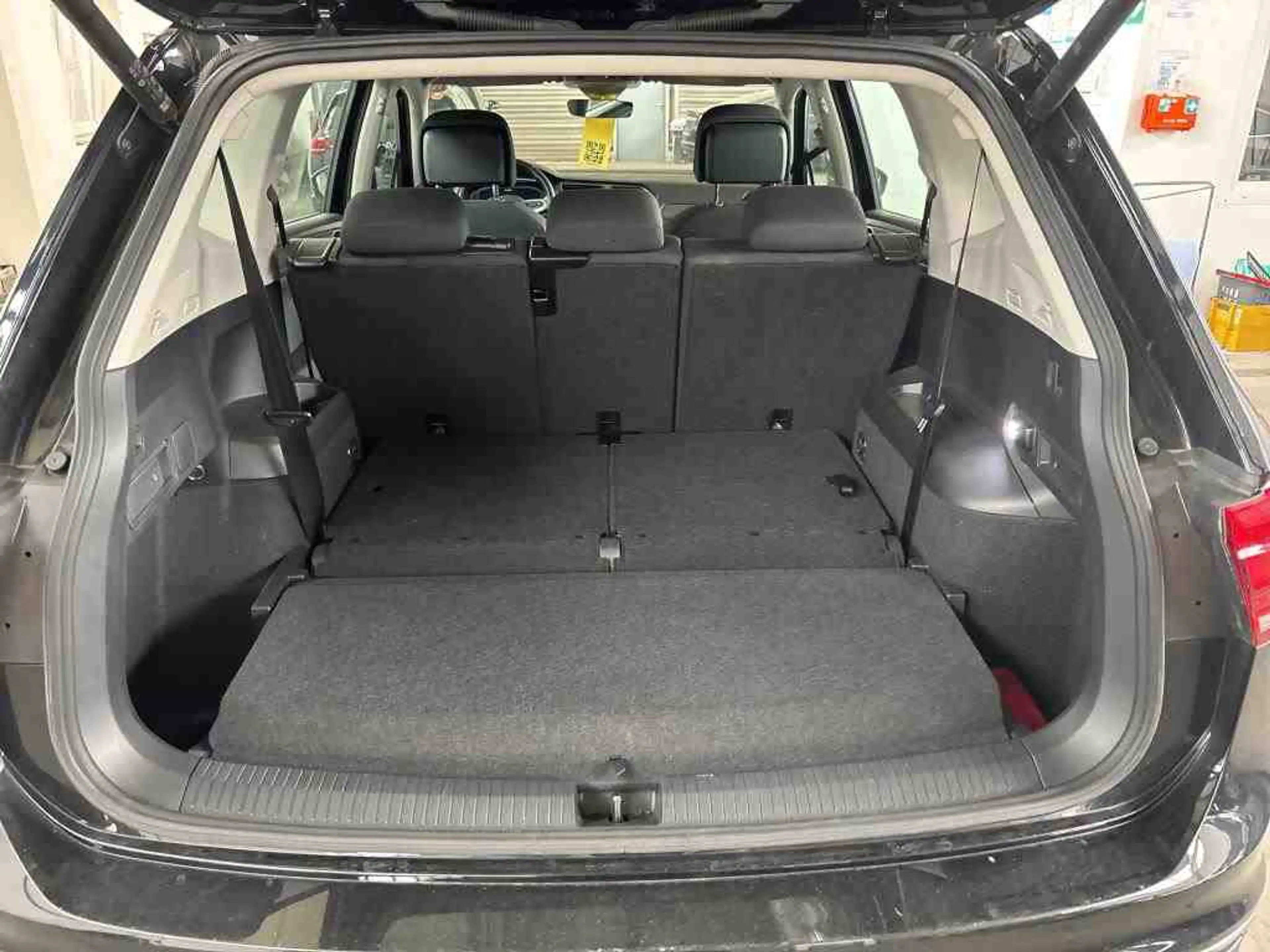 Volkswagen Tiguan Allspace 1.5 TSI Sonderleasing! 7-Sitze Navi AHK — photo 7
